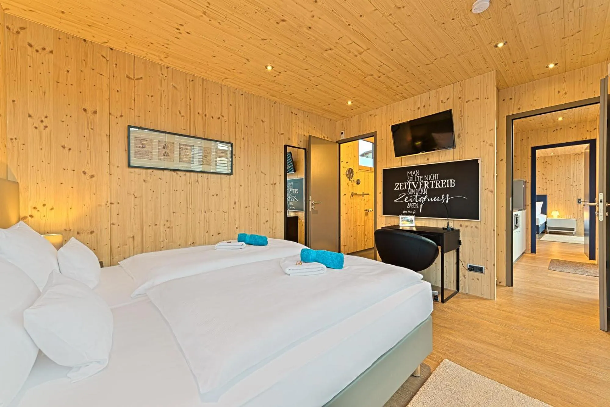 Photo of the whole room, Bed in KleinHOTEL Biedenkopf