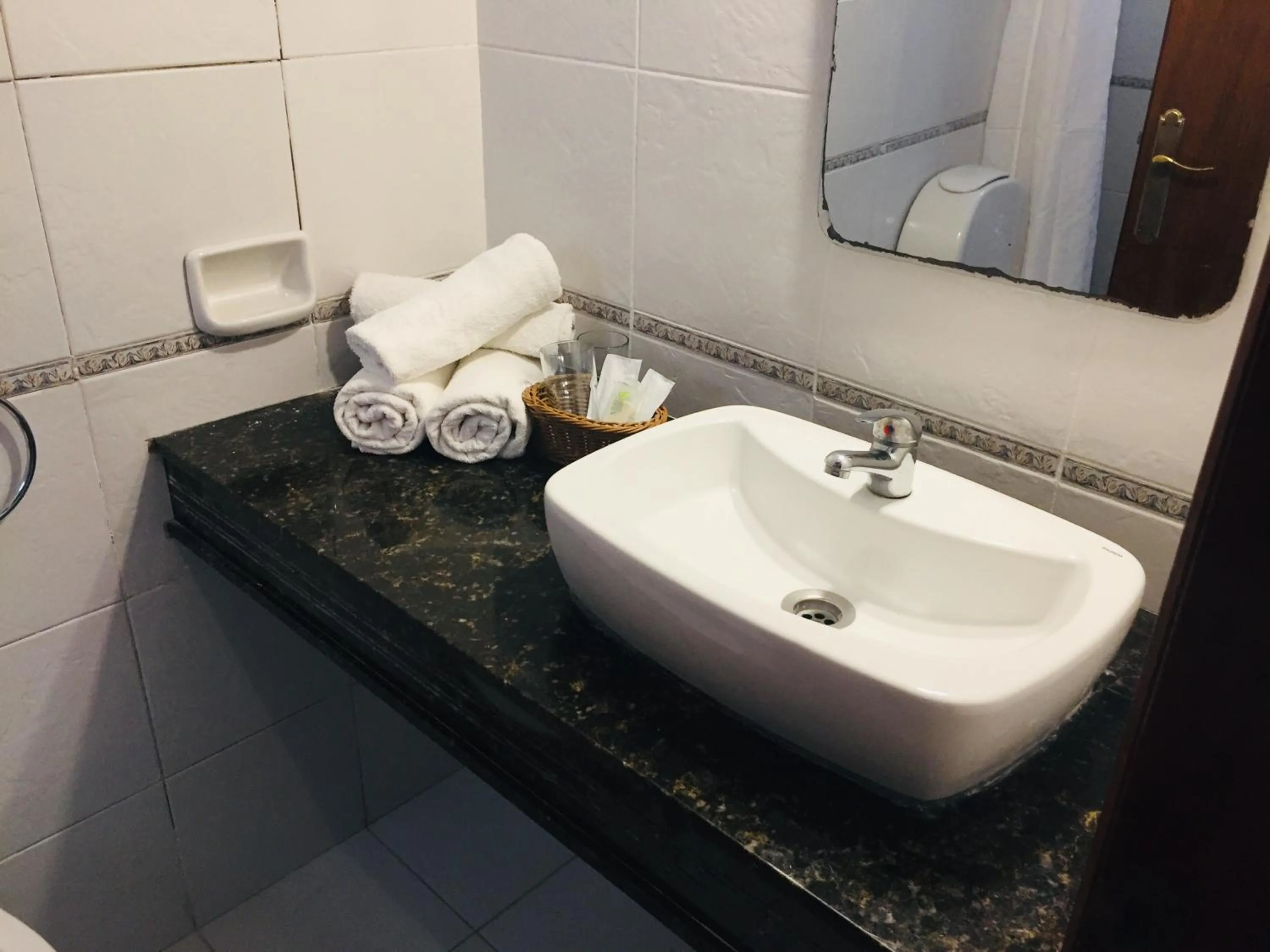 Bathroom in San Remo Terrazas Hotel