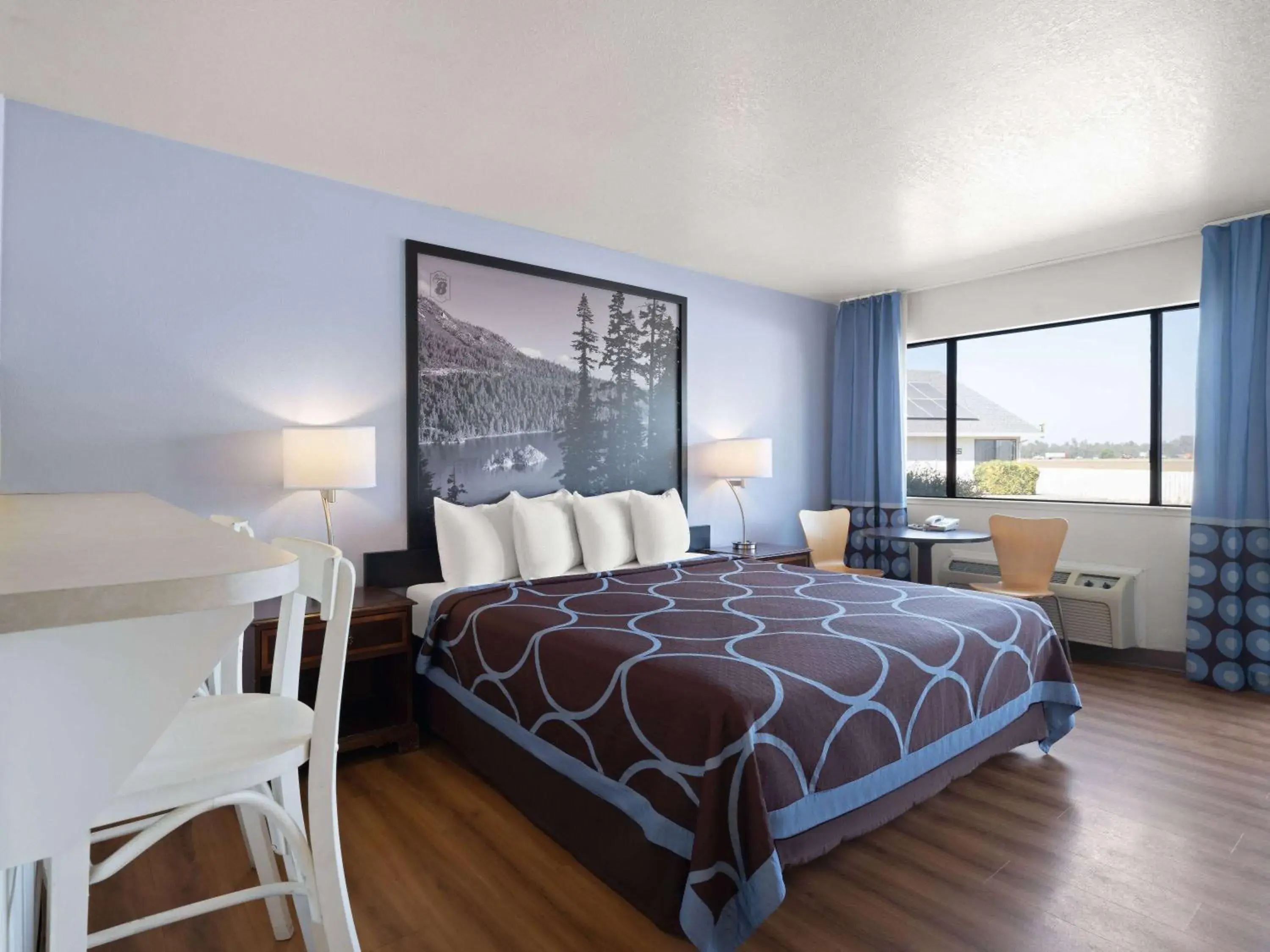 Photo of the whole room, Bed in Super 8 by Wyndham Dunnigan Photo of the whole room, Bed in Super 8 by Wyndham Dunnigan