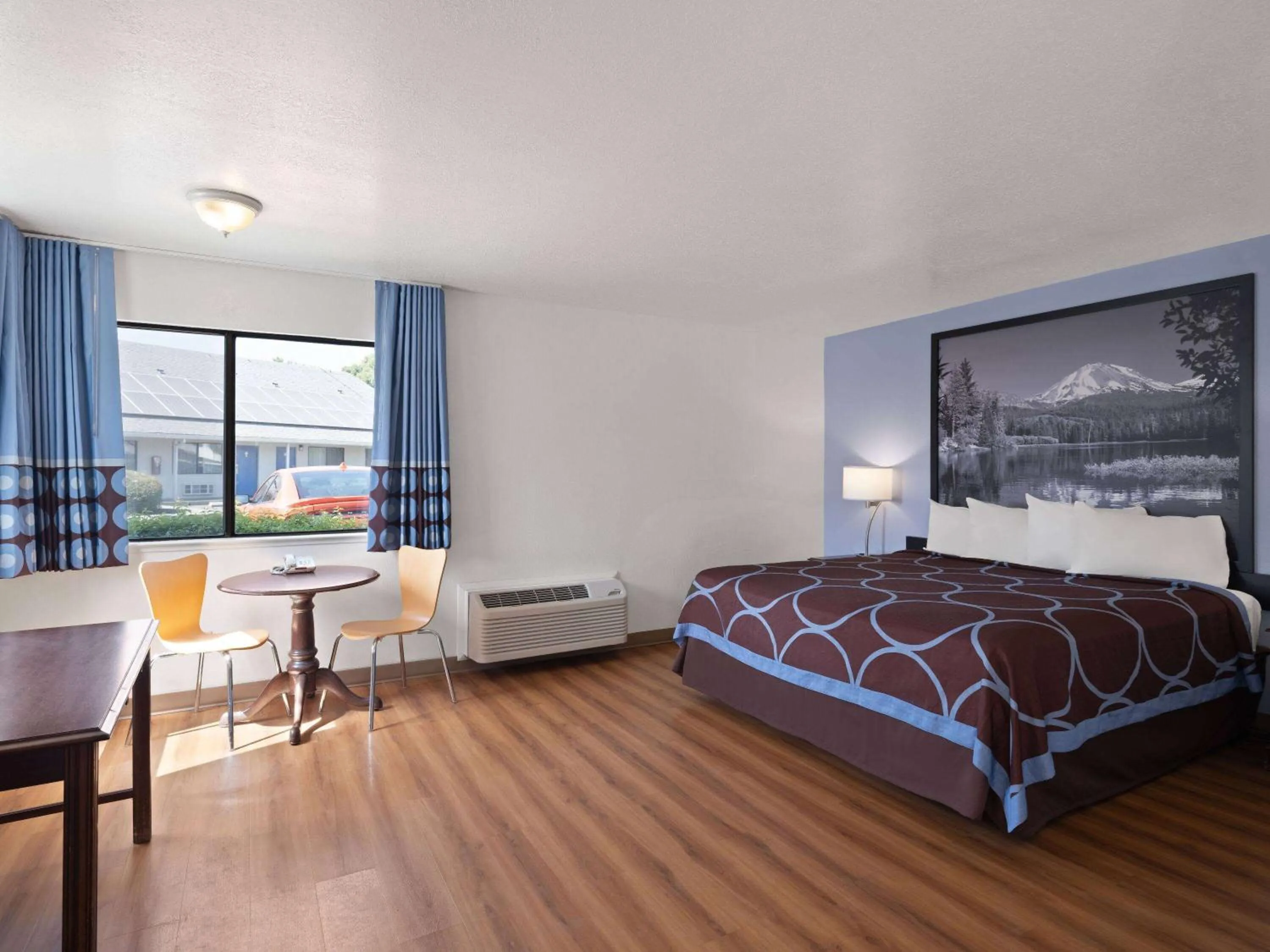 Photo of the whole room, Bed in Super 8 by Wyndham Dunnigan