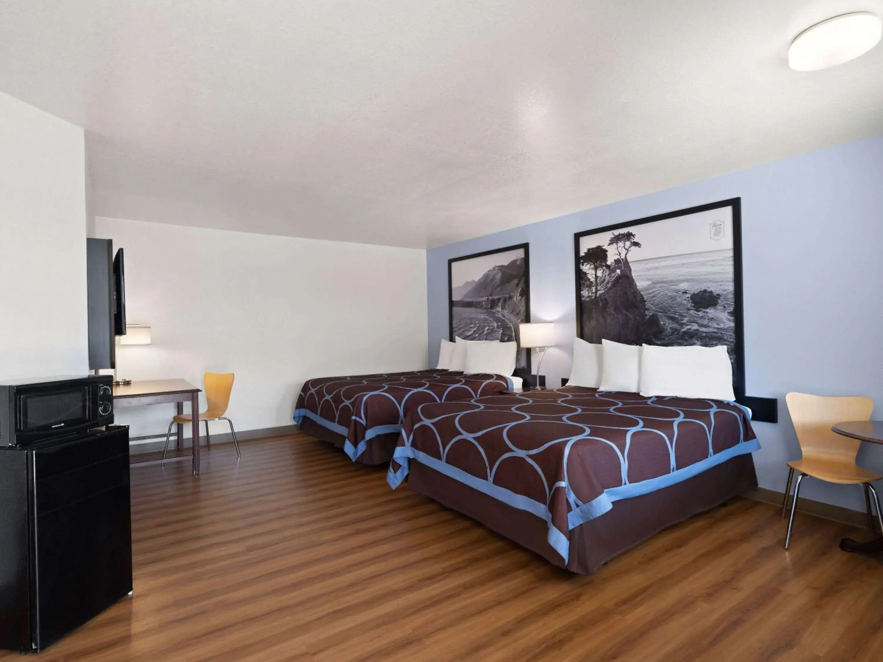 Photo of the whole room, Bed in Super 8 by Wyndham Dunnigan Photo of the whole room, Bed in Super 8 by Wyndham Dunnigan