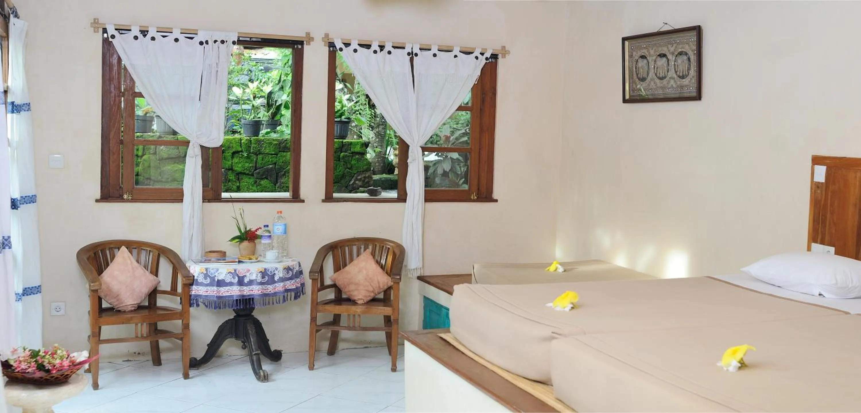 Seating area, Bed in Puri Brata