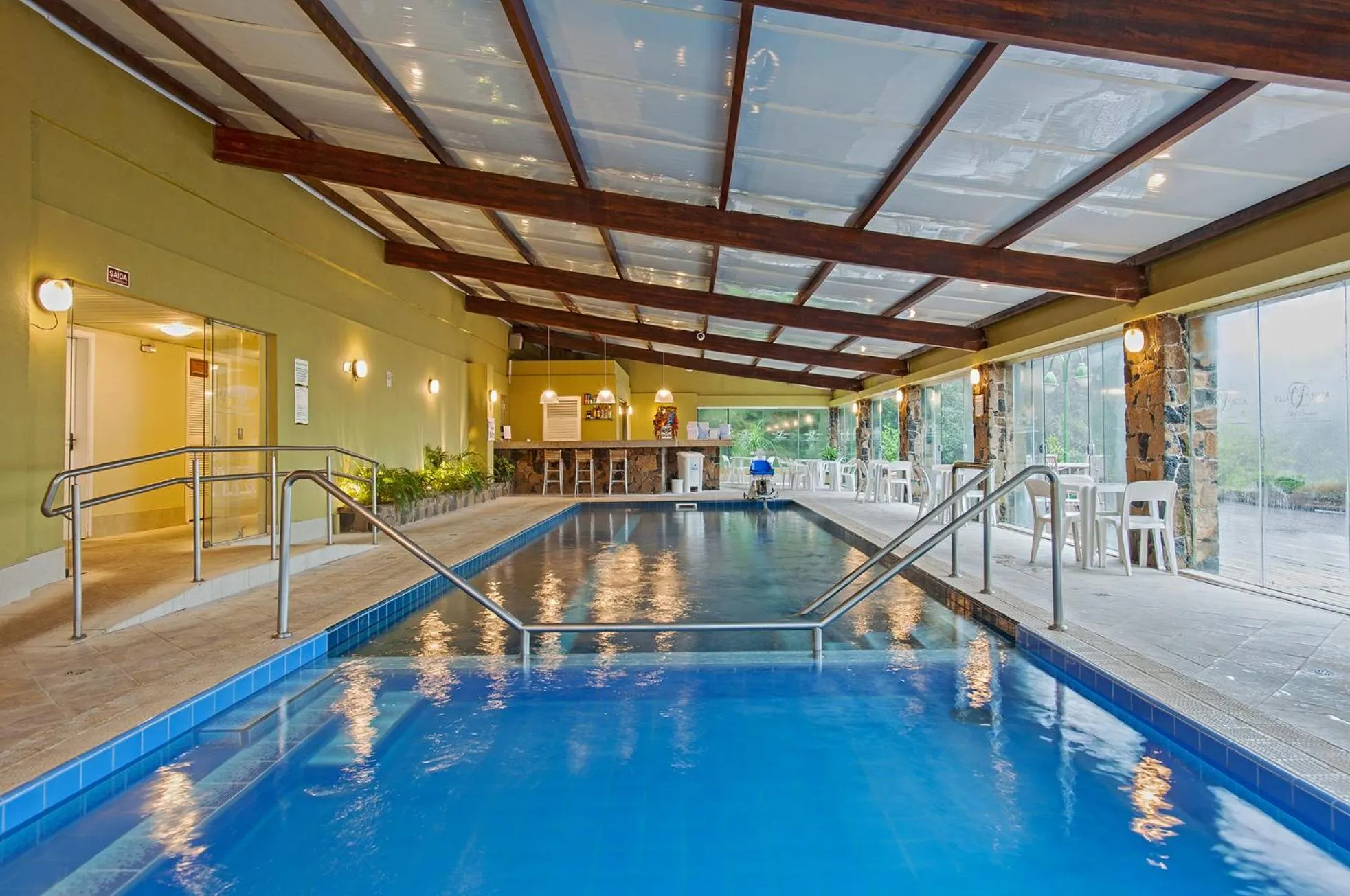 Swimming pool in Villa Bella Hotel & SPA Gramado