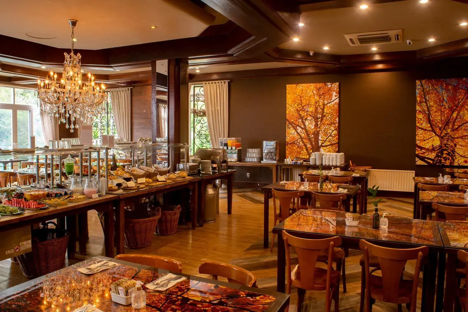 Breakfast in Villa Bella Hotel & SPA Gramado Breakfast in Villa Bella Hotel & SPA Gramado