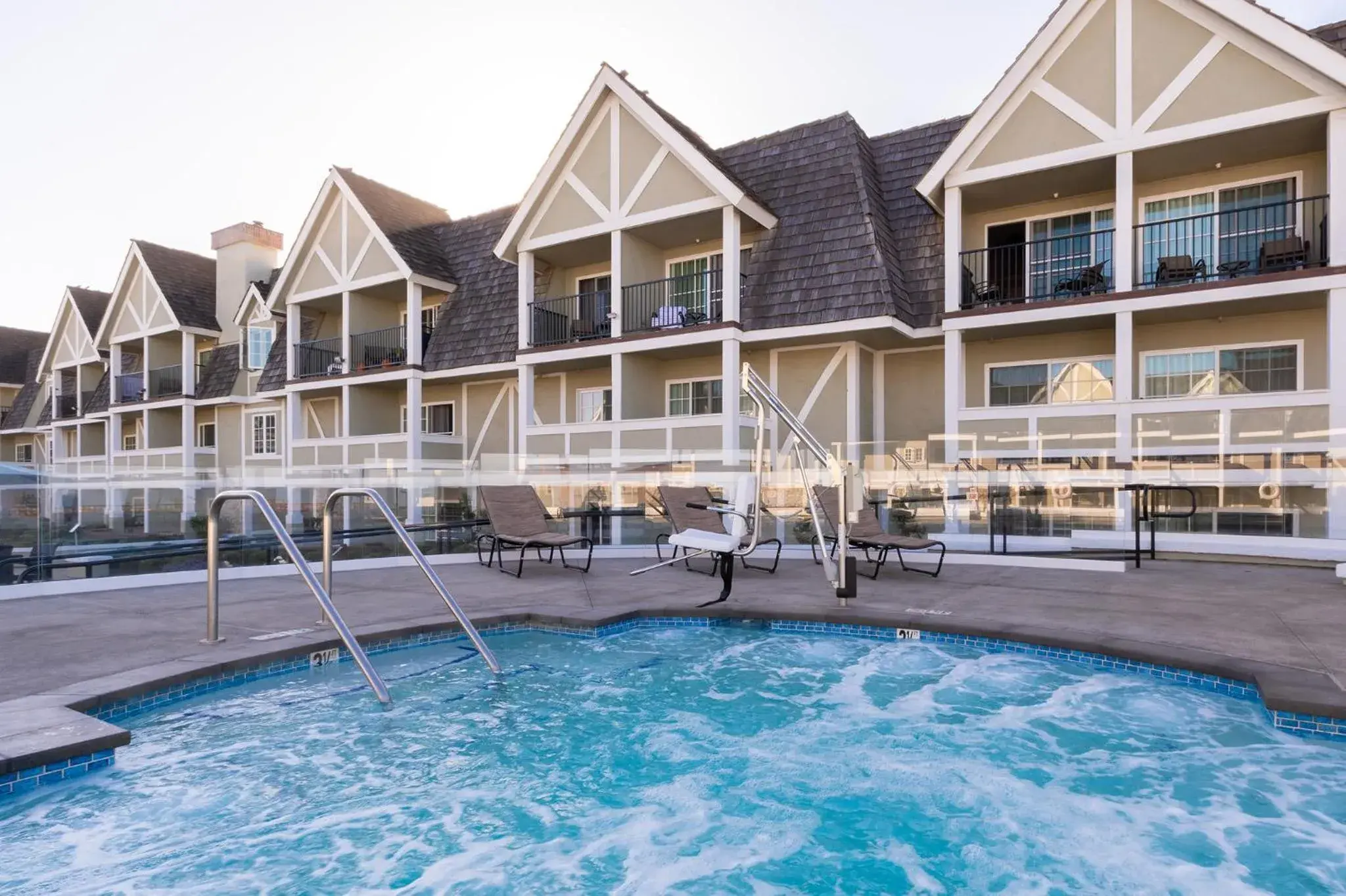 Hot Tub in Carlsbad Inn Beach Resort Hot Tub in Carlsbad Inn Beach Resort