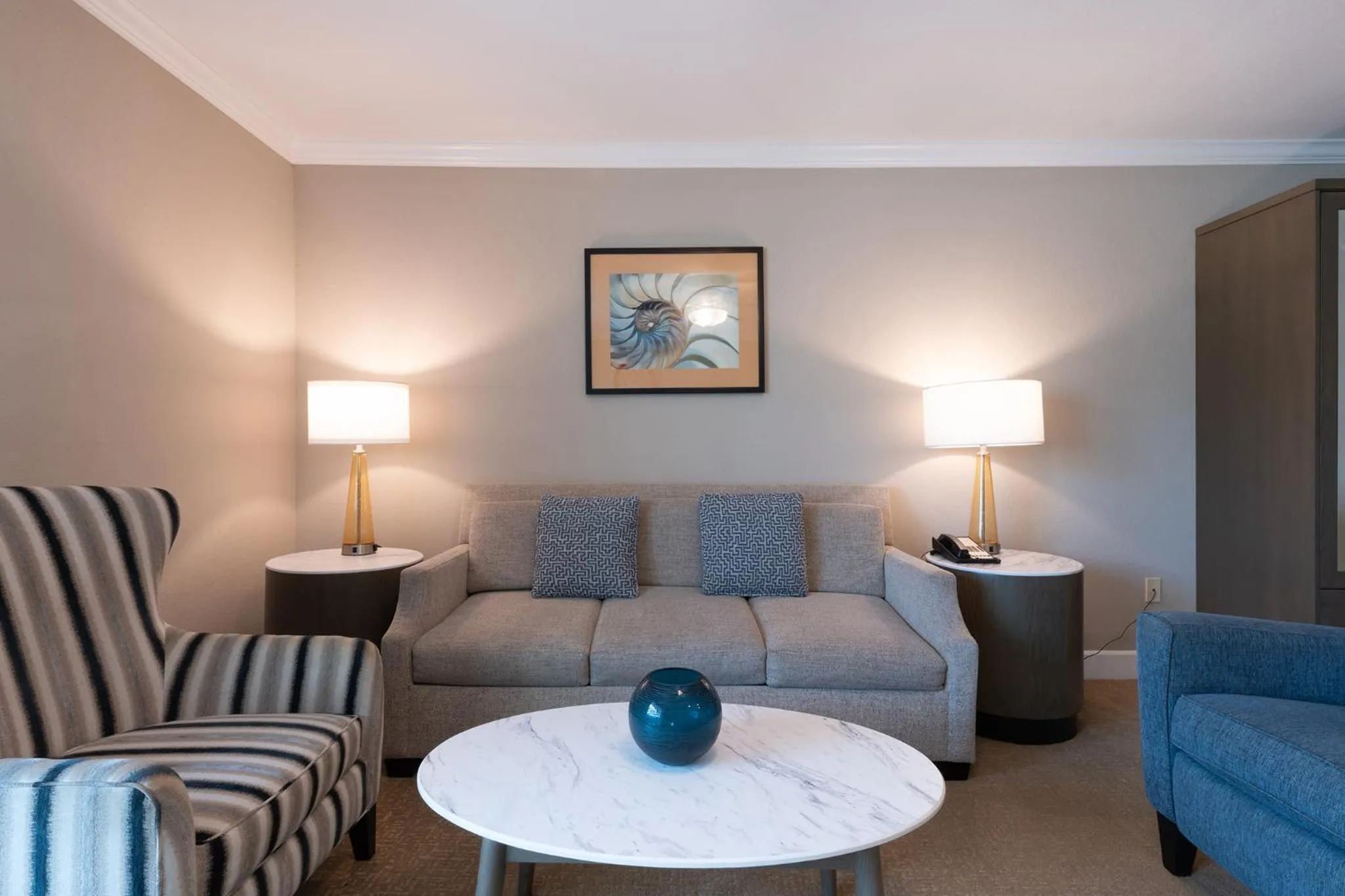 Living room in Carlsbad Inn Beach Resort