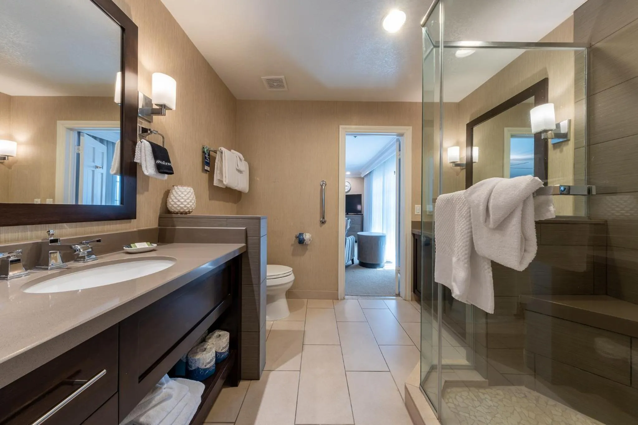 Bathroom in Carlsbad Inn Beach Resort