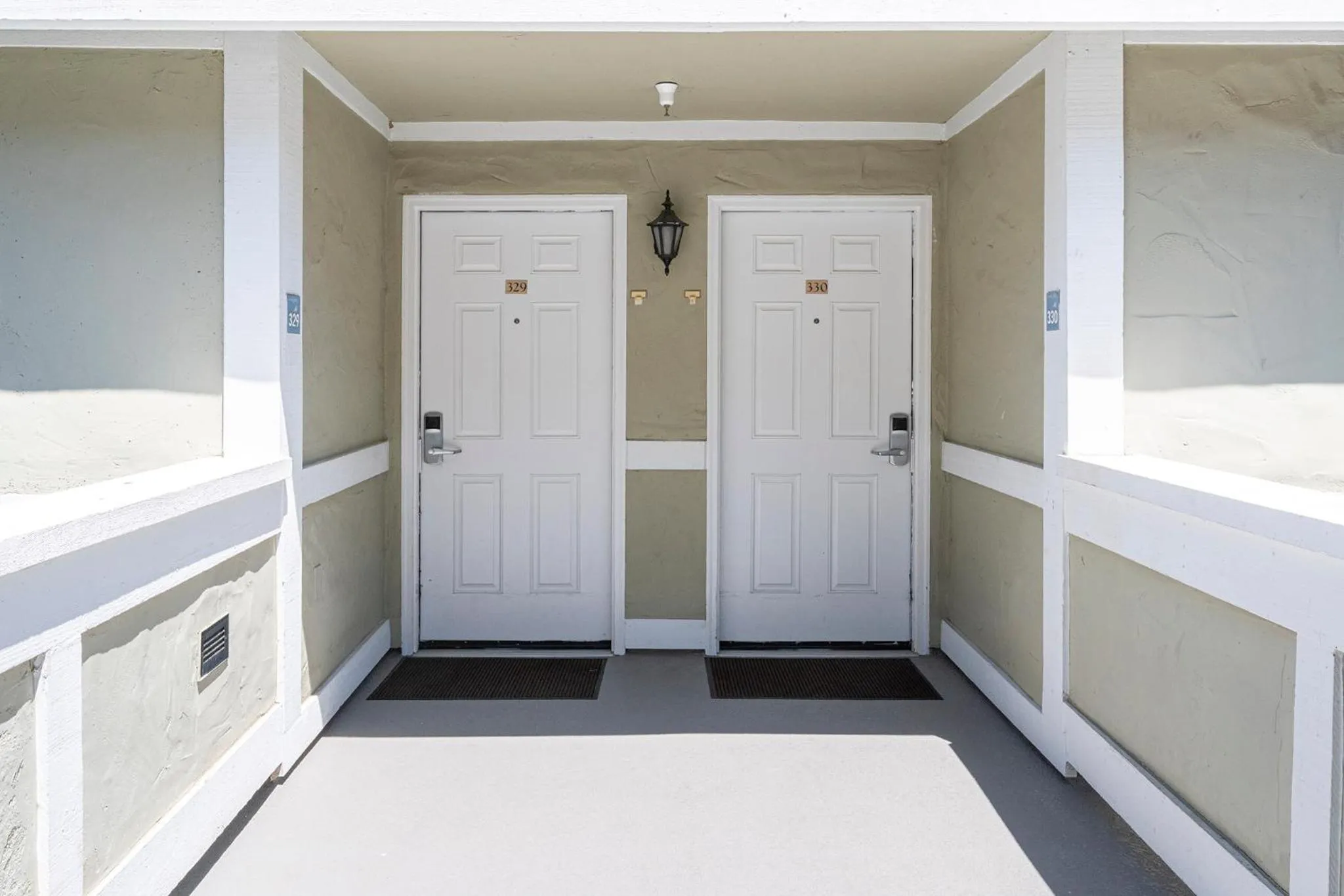 Property building in Carlsbad Inn Beach Resort