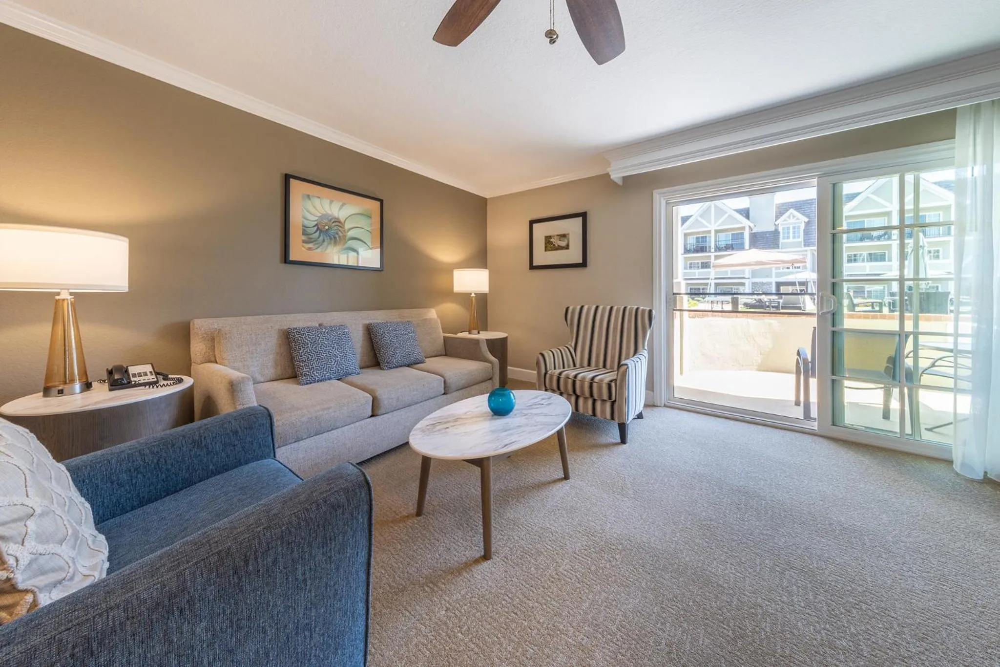 Living room in Carlsbad Inn Beach Resort