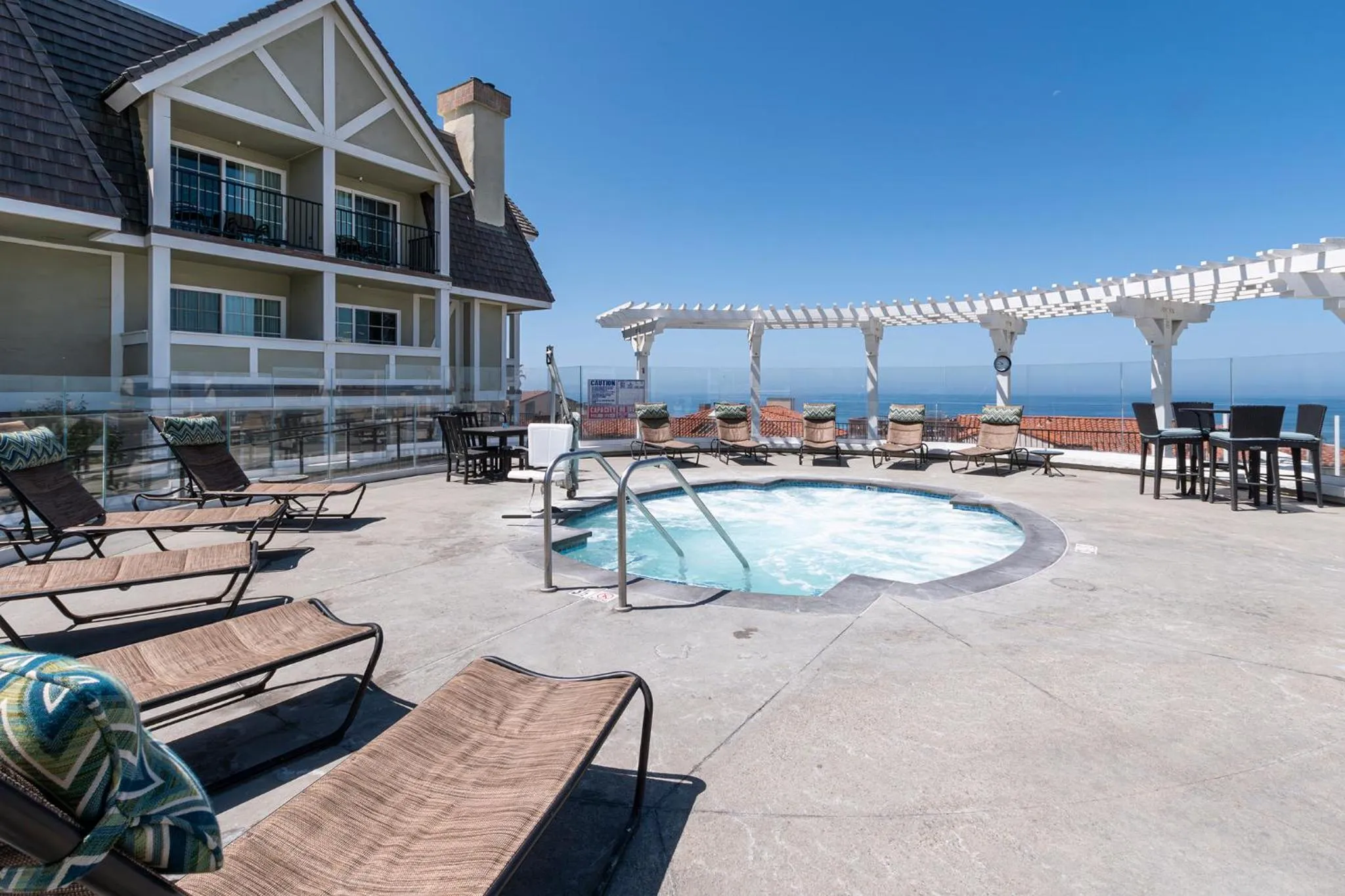 Hot Tub in Carlsbad Inn Beach Resort