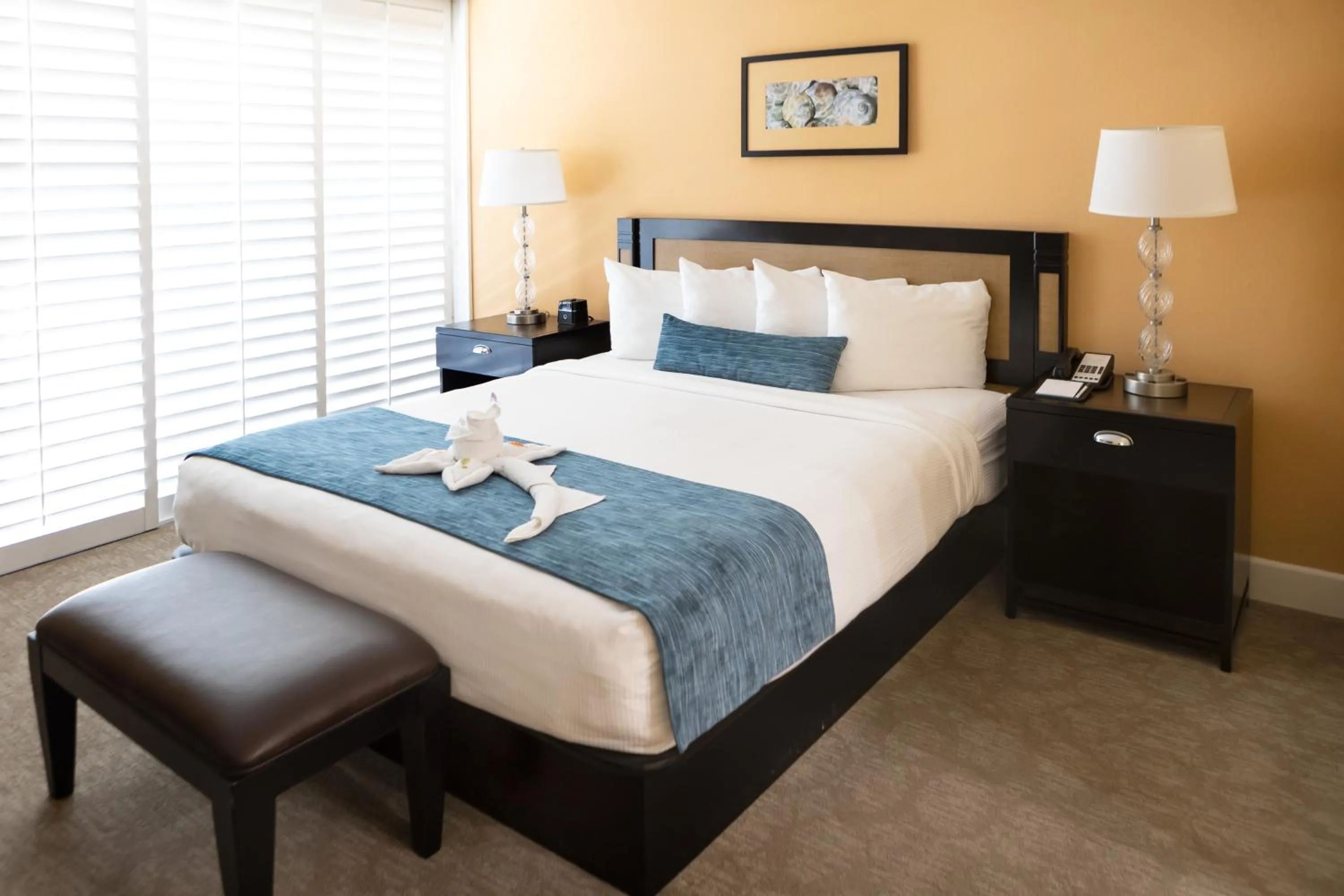 Bed in Carlsbad Inn Beach Resort