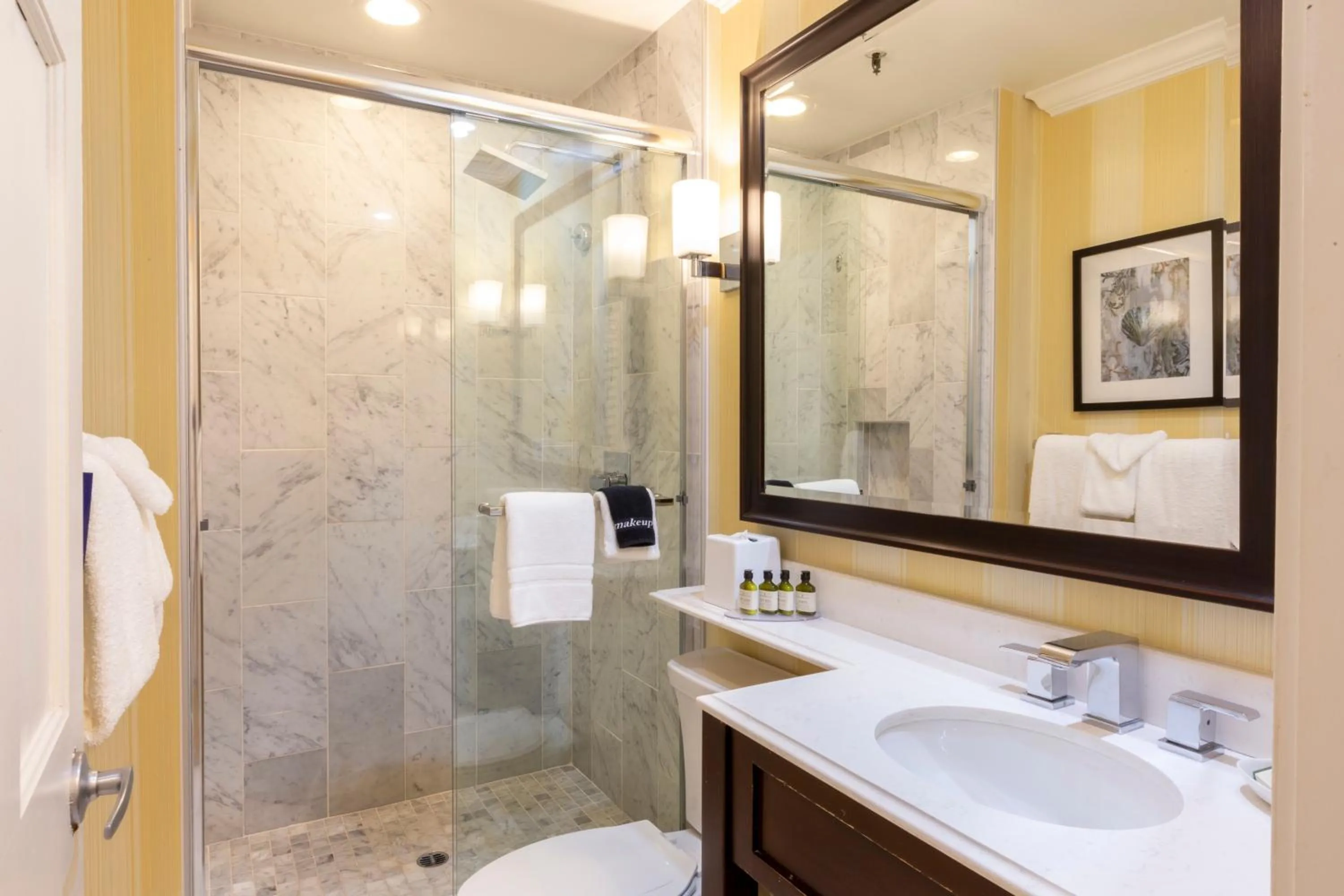 Bathroom in Carlsbad Inn Beach Resort