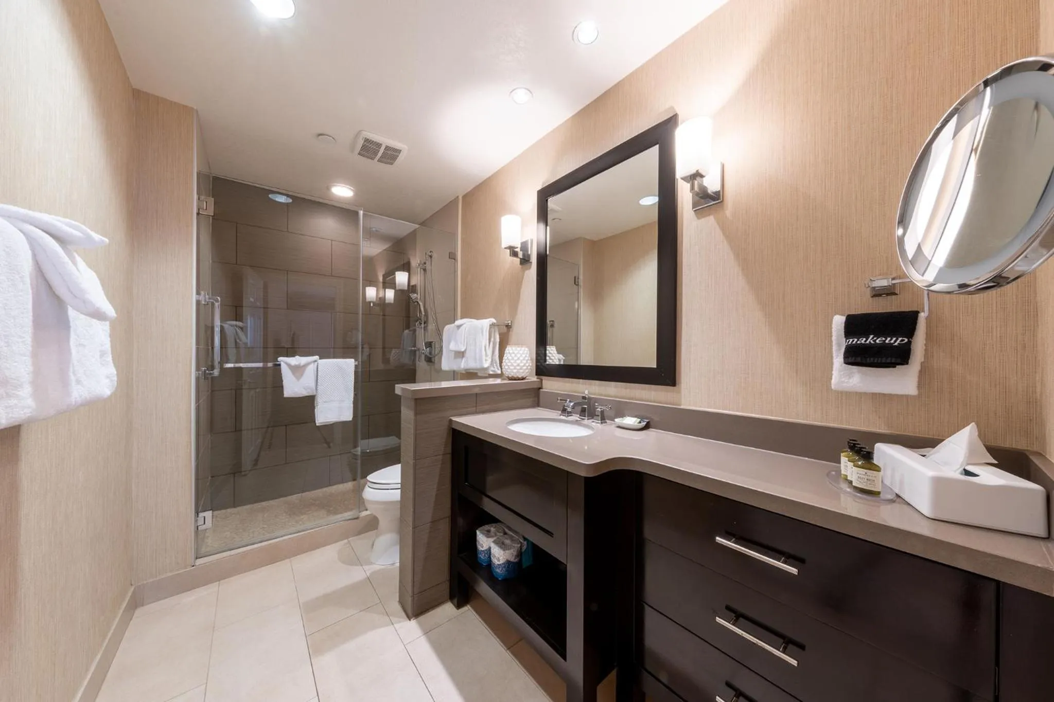 Bathroom in Carlsbad Inn Beach Resort