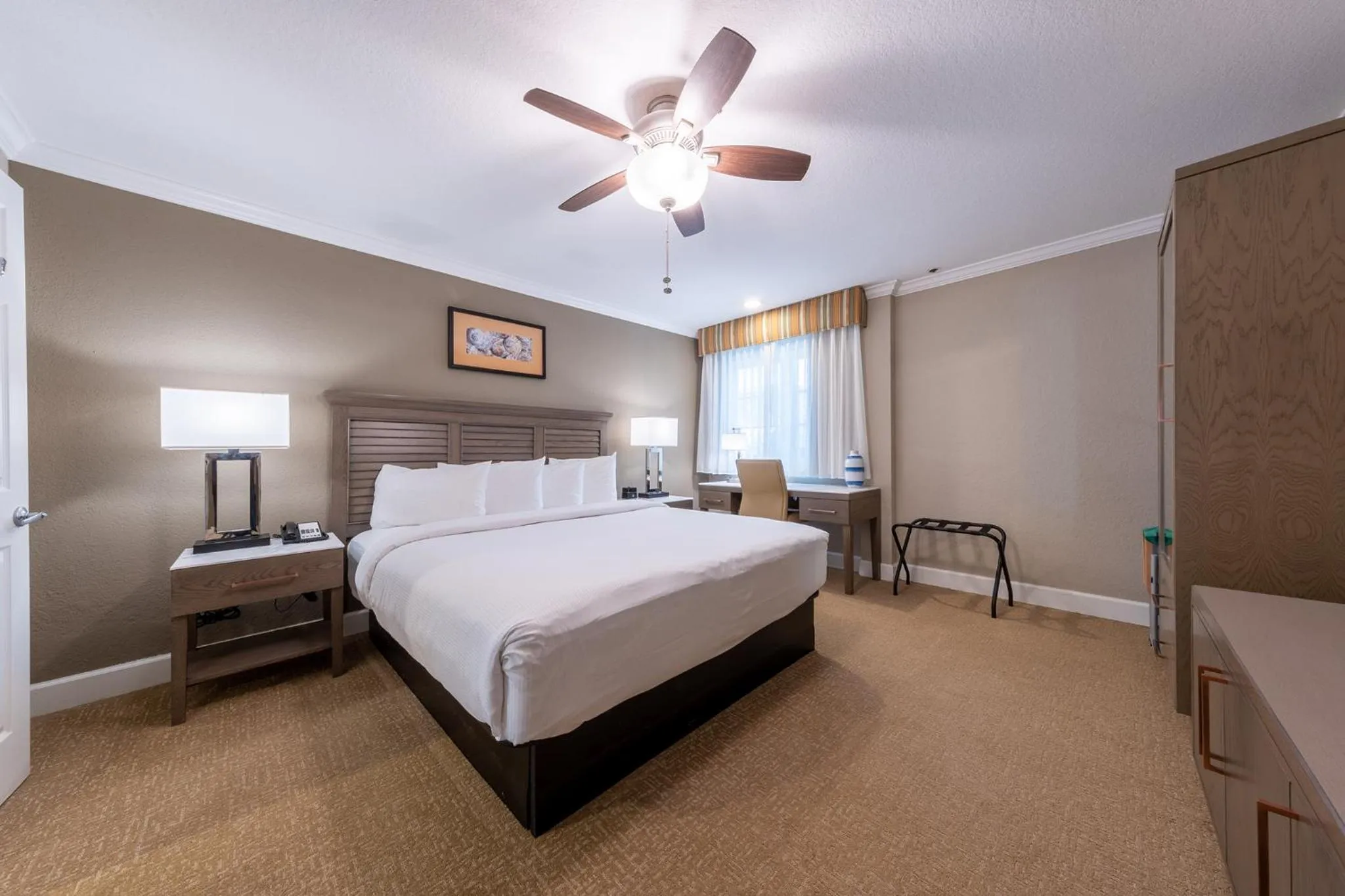 Bed in Carlsbad Inn Beach Resort