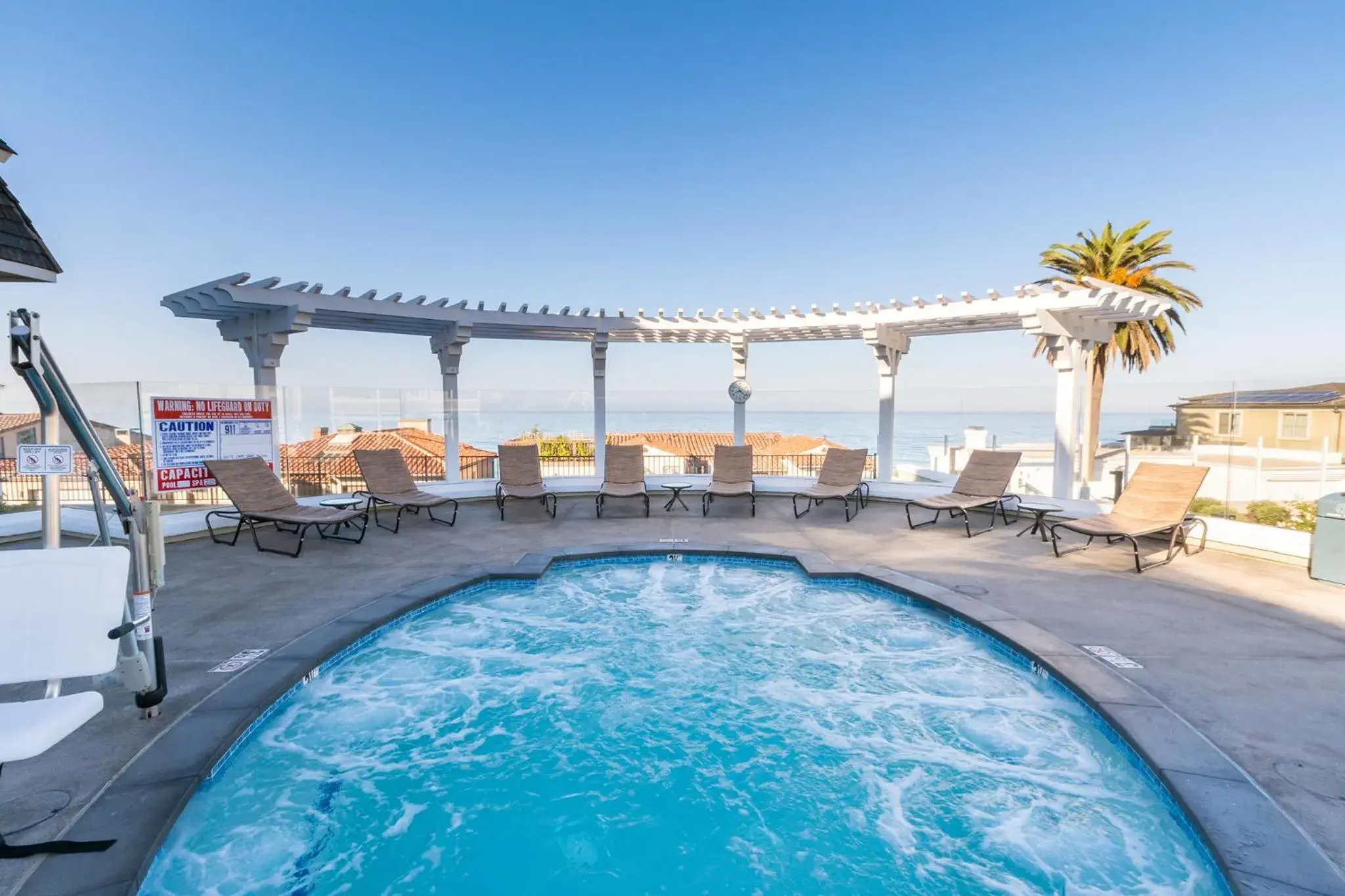 Hot Tub in Carlsbad Inn Beach Resort Hot Tub in Carlsbad Inn Beach Resort