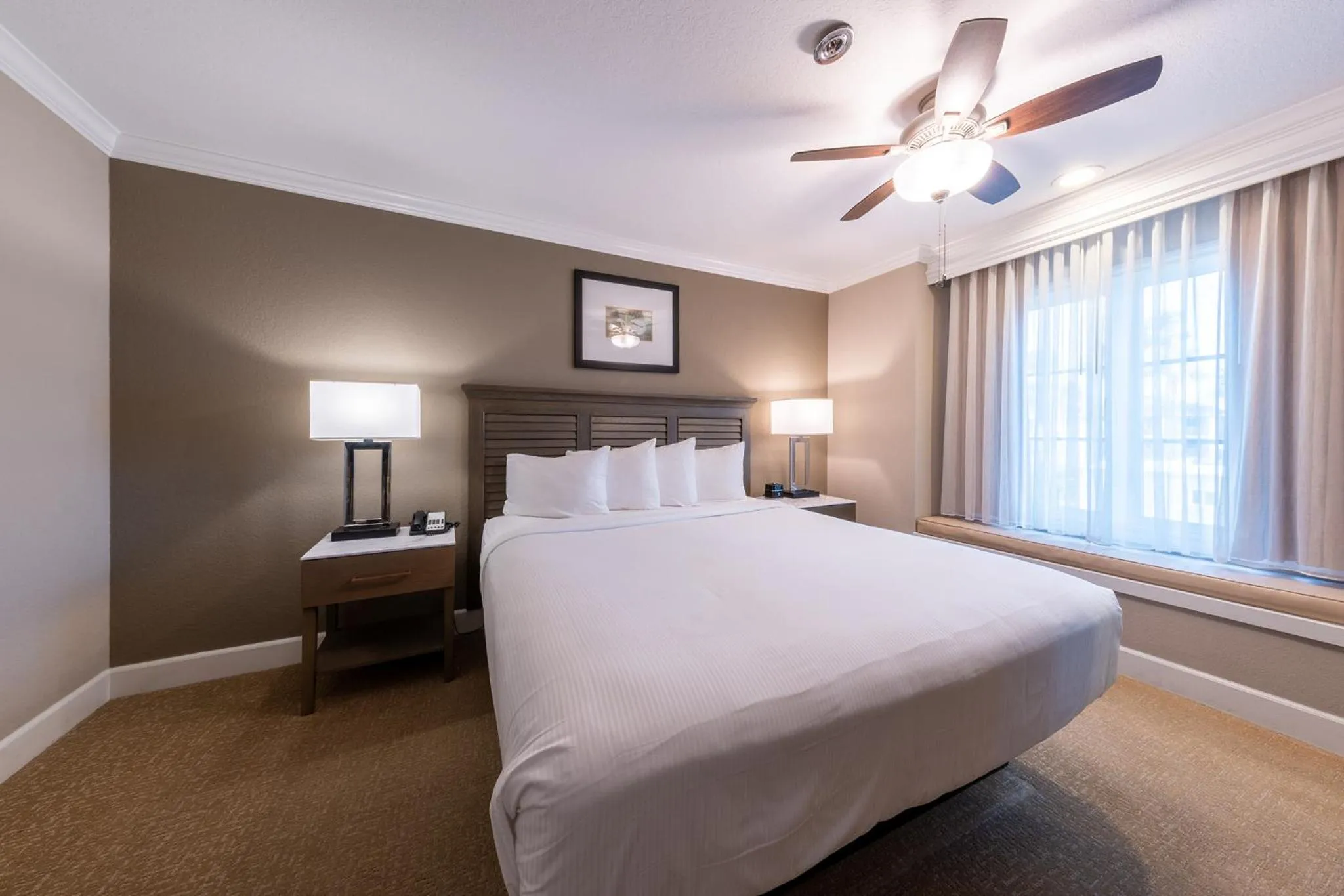 Bed in Carlsbad Inn Beach Resort