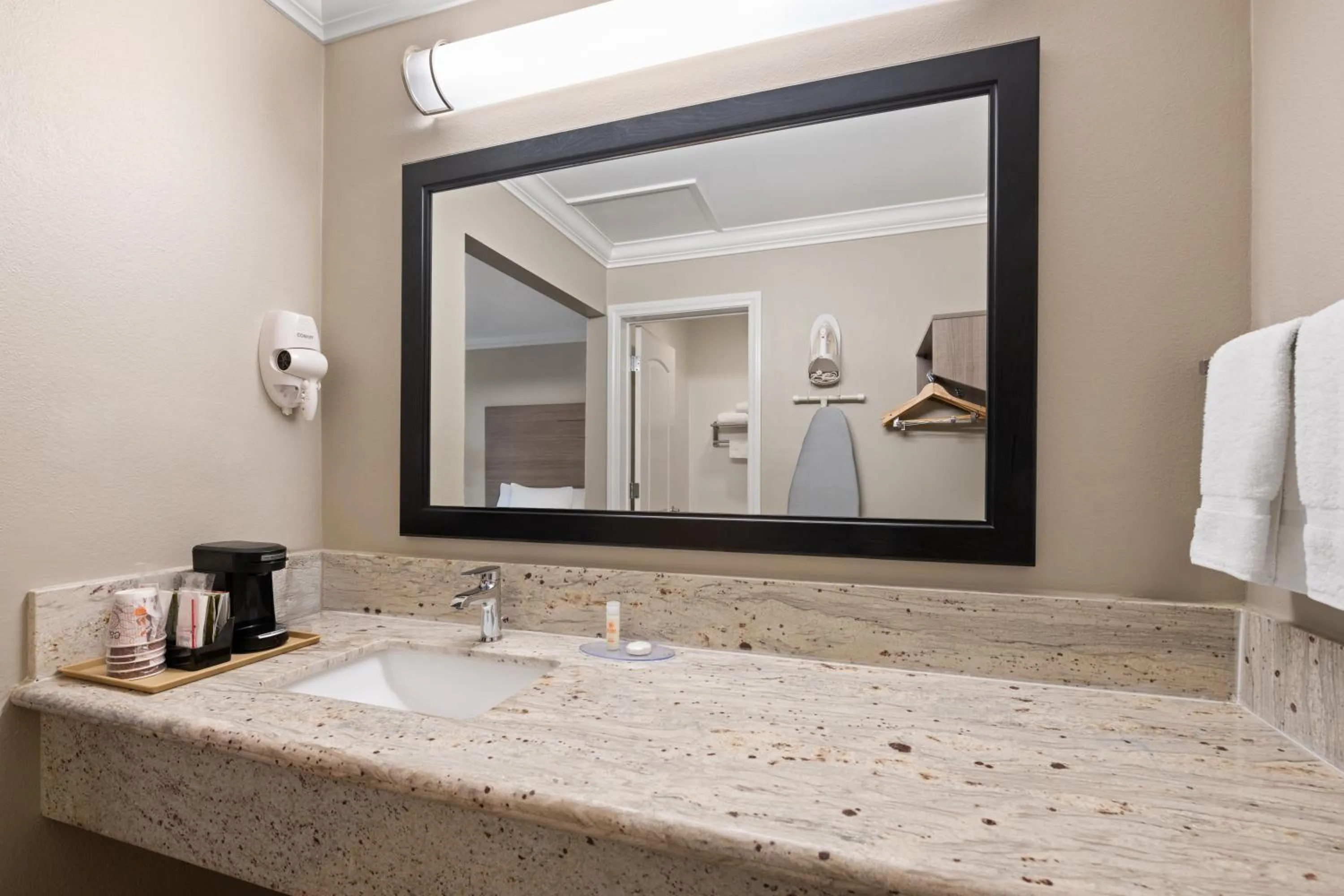 Bathroom in Solara Inn and Suites