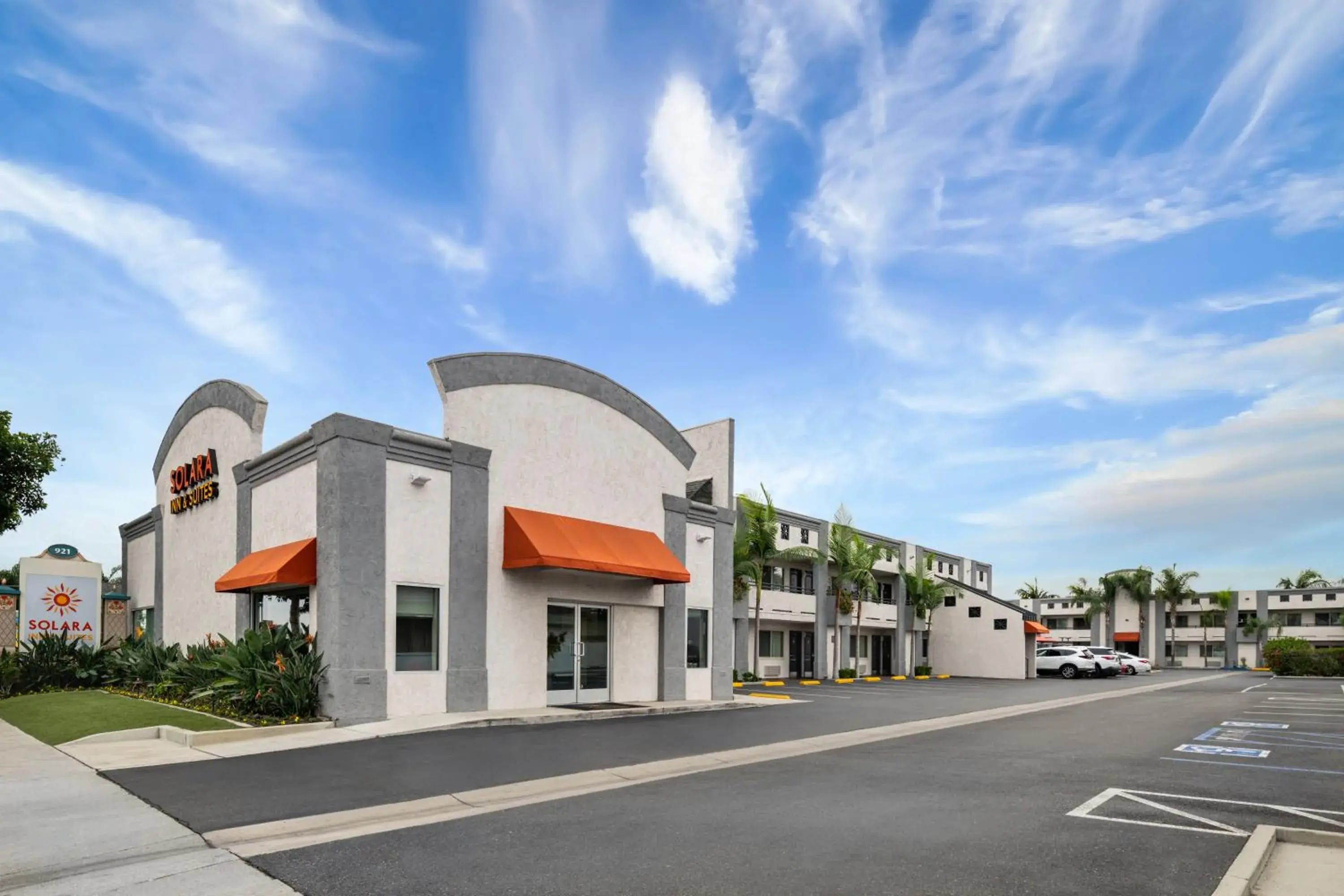 Facade/entrance in Solara Inn and Suites Facade/entrance in Solara Inn and Suites