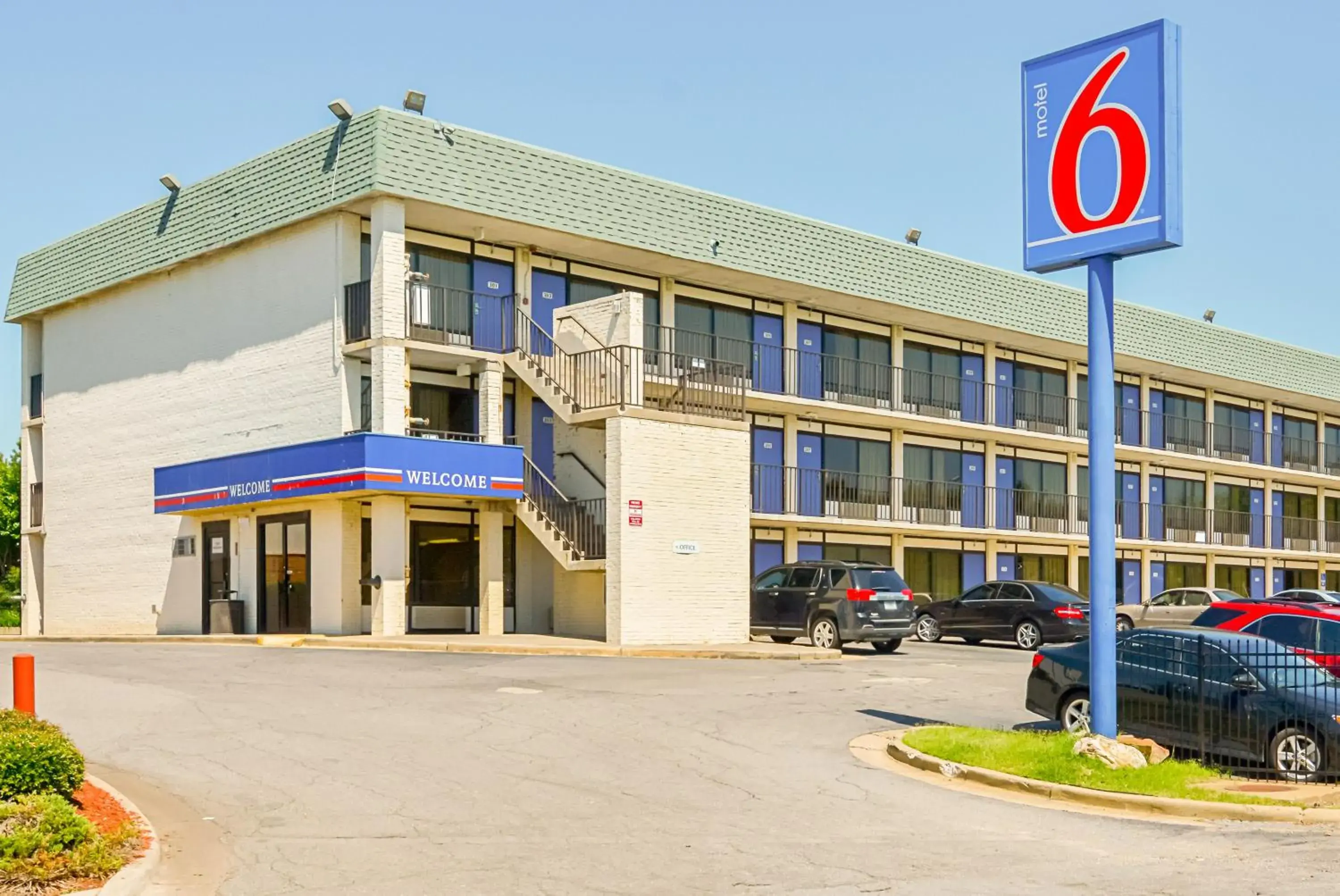 Facade/entrance in Motel 6-Little Rock, AR - West Facade/entrance in Motel 6-Little Rock, AR - West