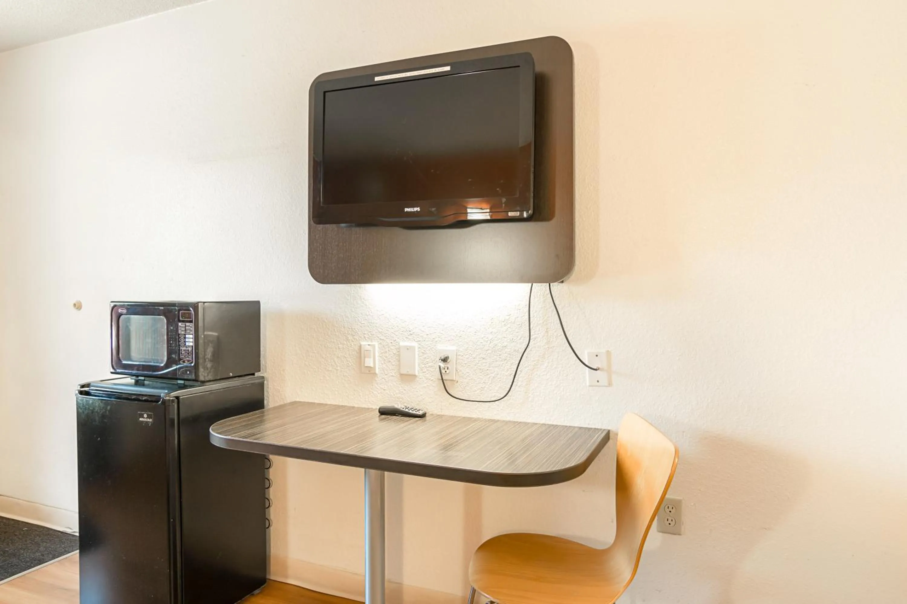 Bedroom in Motel 6-Little Rock, AR - West