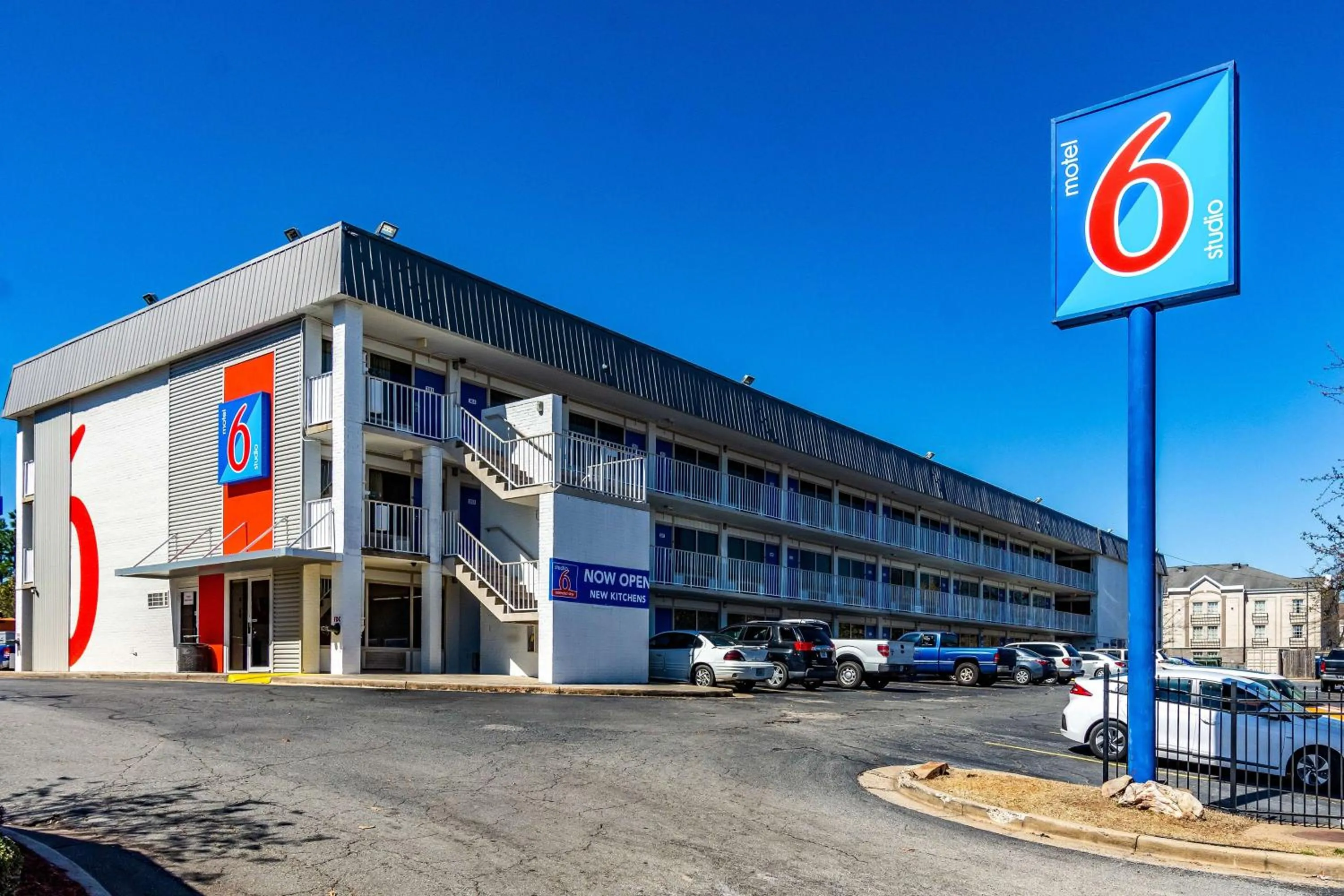 Property building in Motel 6-Little Rock, AR - West