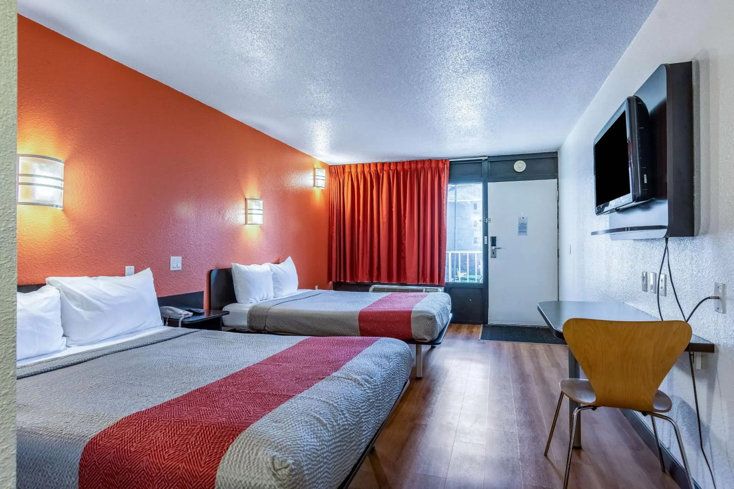 TV and multimedia, Bed in Motel 6-Little Rock, AR - West TV and multimedia, Bed in Motel 6-Little Rock, AR - West