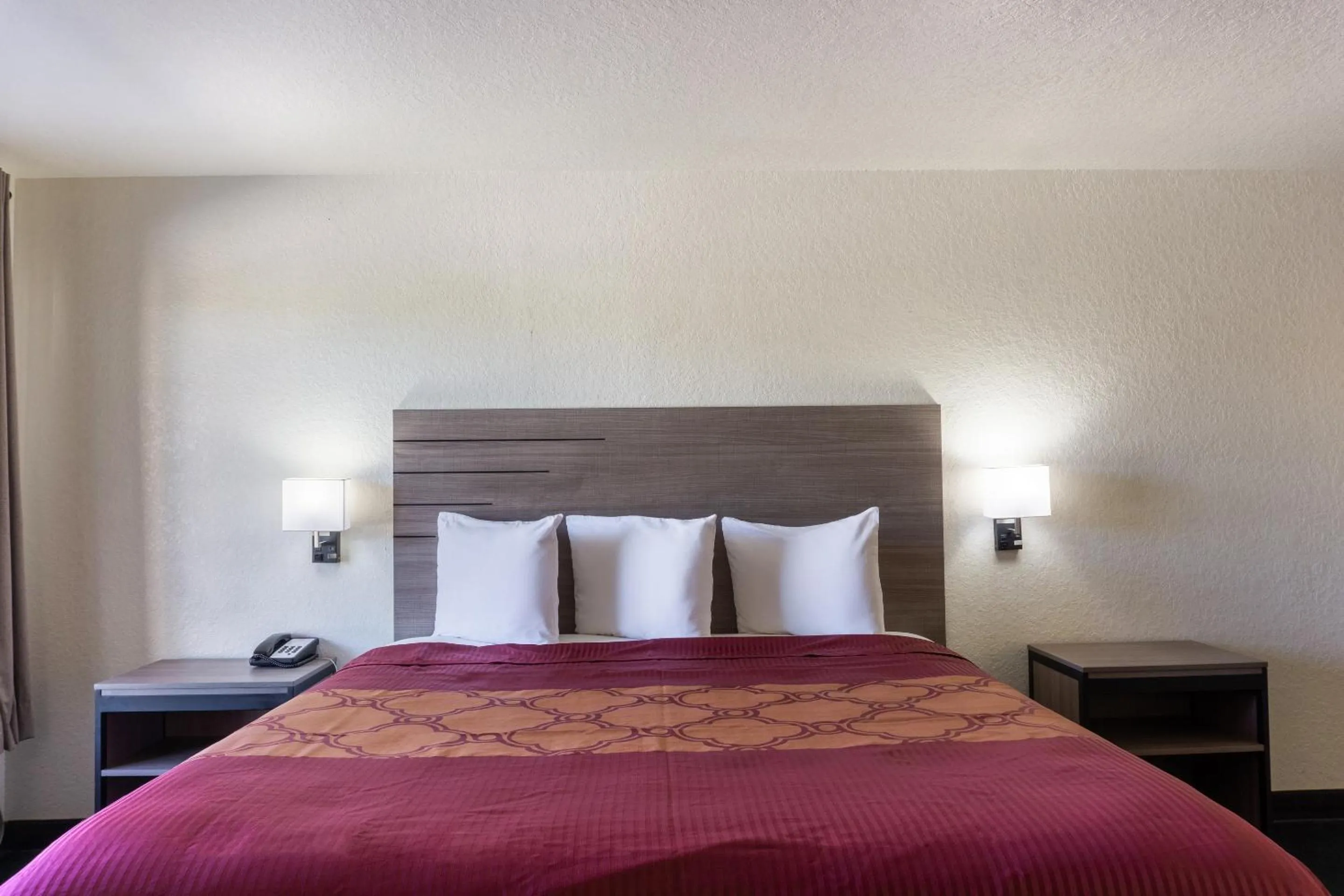 Bedroom, Bed in OYO Inn & Suites Medical Center San Antonio