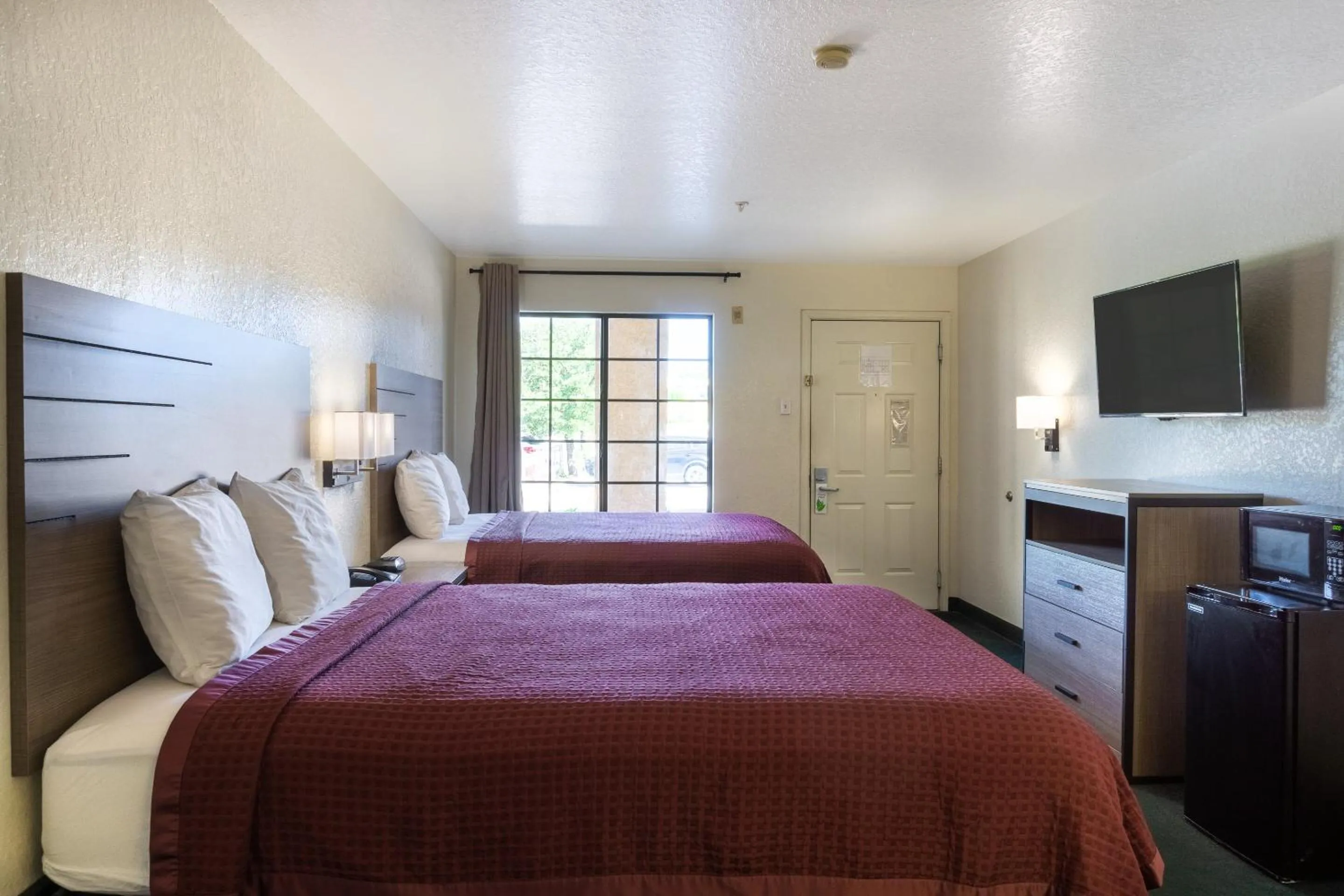 Bedroom, Bed in OYO Inn & Suites Medical Center San Antonio