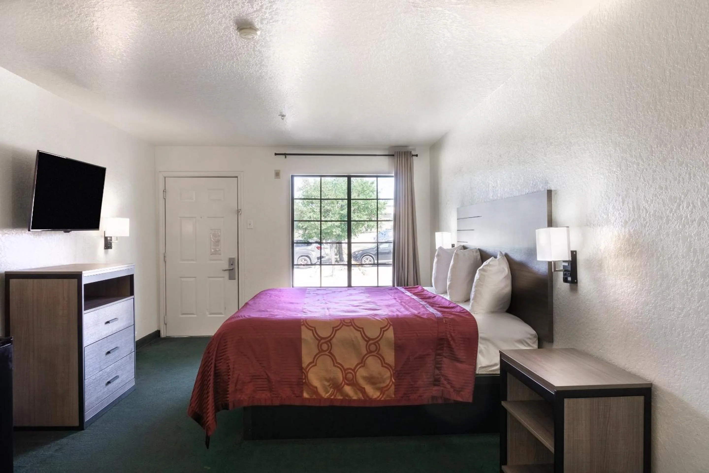 Bedroom, Bed in OYO Inn & Suites Medical Center San Antonio