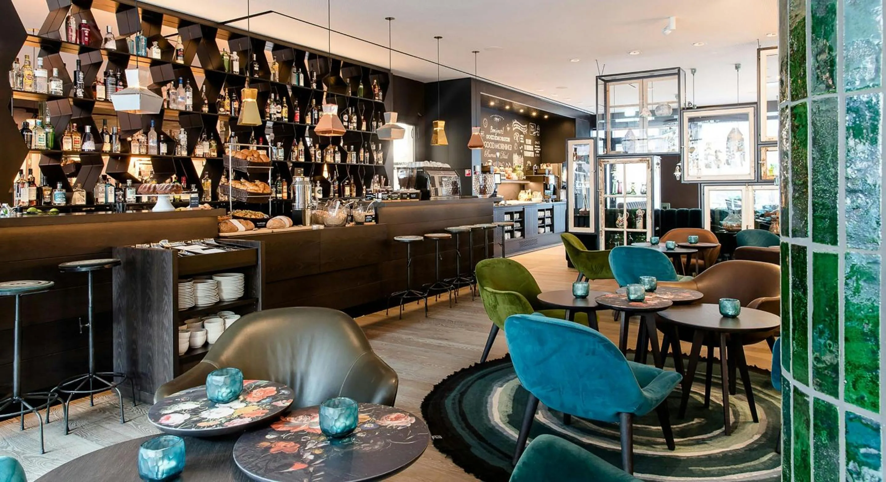 Lounge or bar in Motel One Amsterdam-Waterlooplein