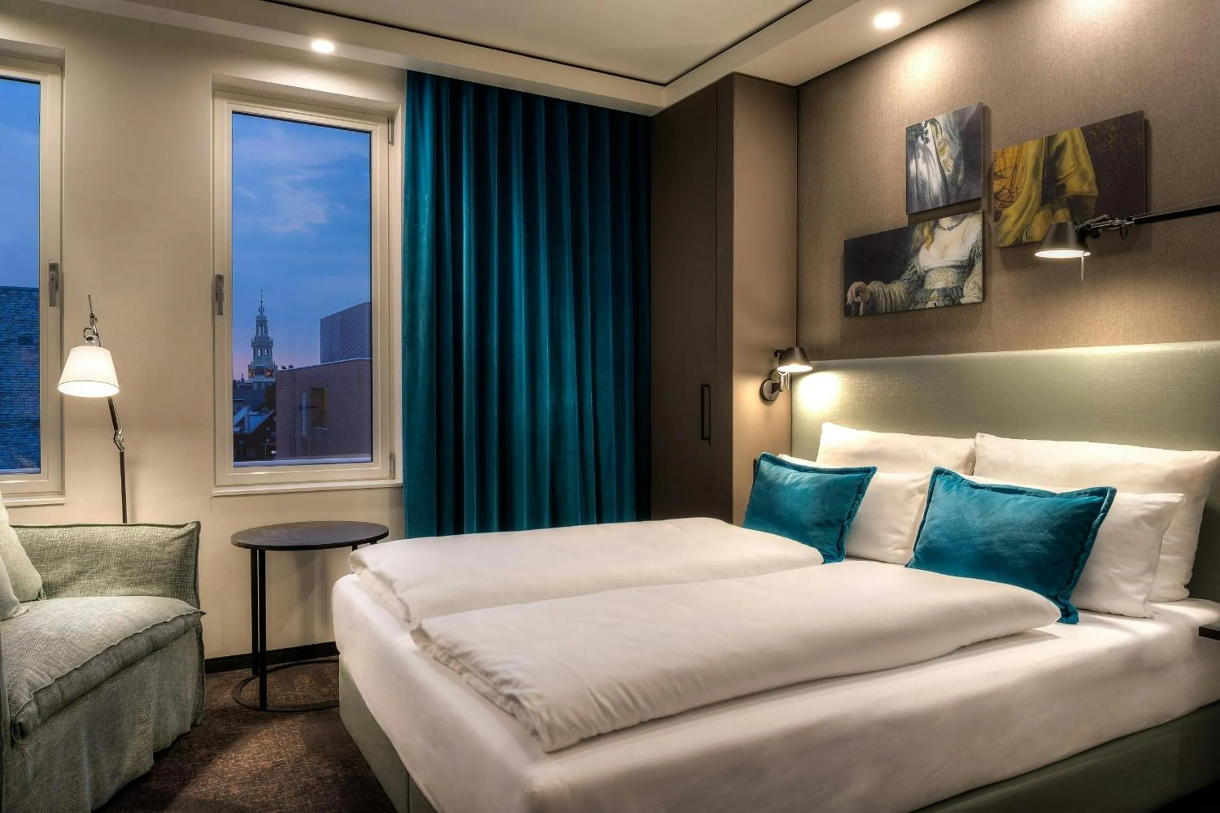 Photo of the whole room, Bed in Motel One Amsterdam-Waterlooplein