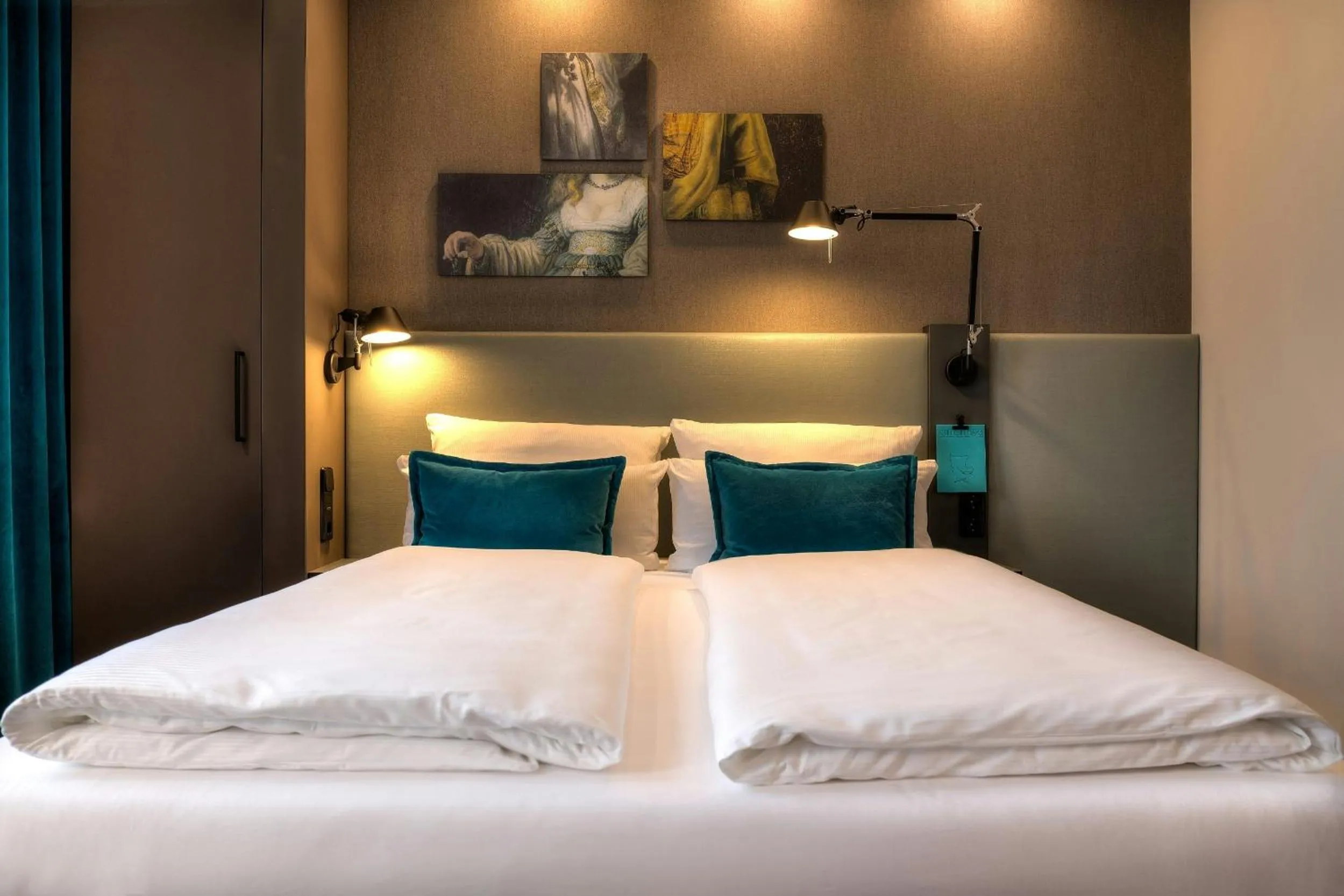 Photo of the whole room, Bed in Motel One Amsterdam-Waterlooplein