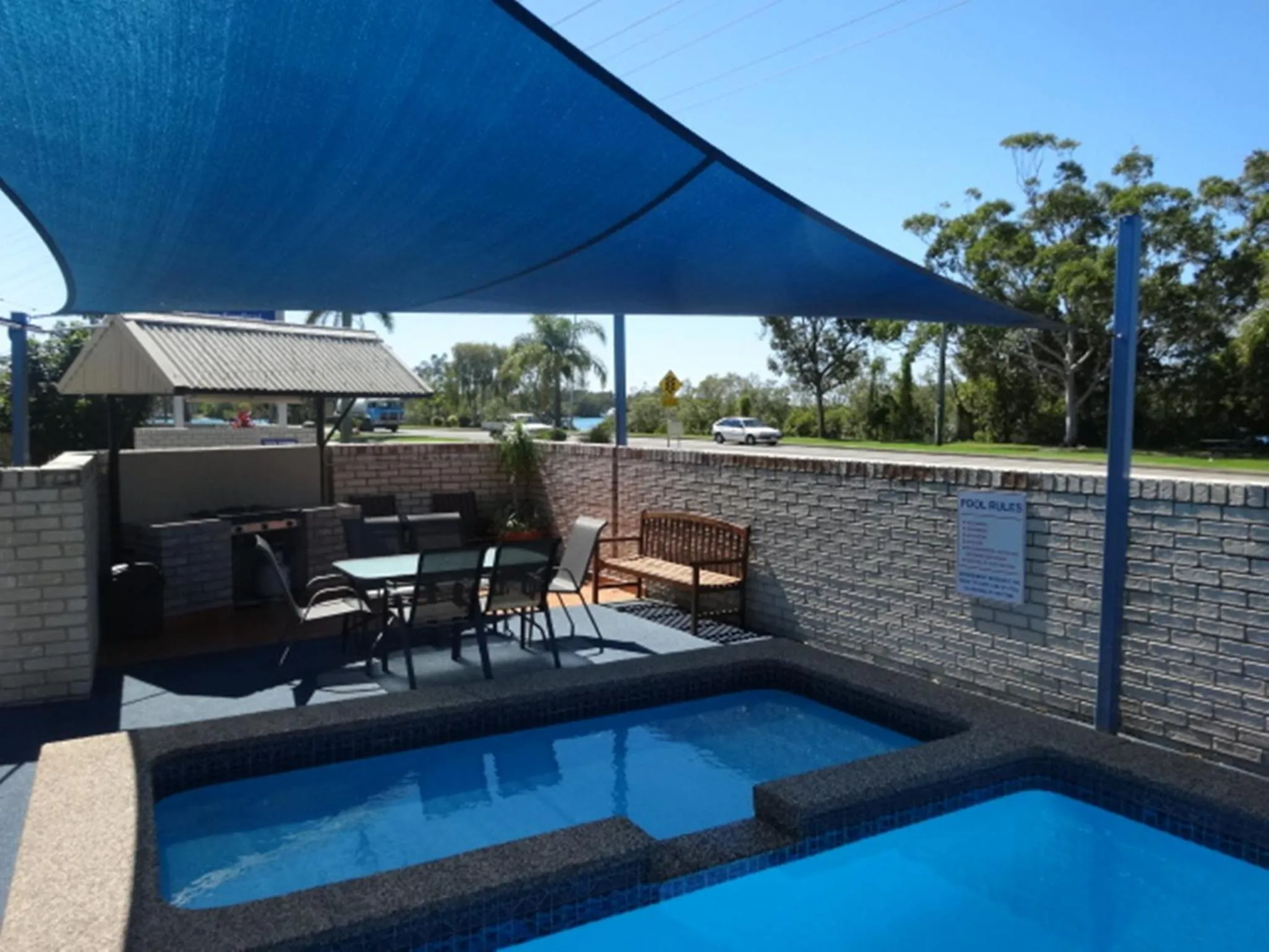 Twin Towns Motel