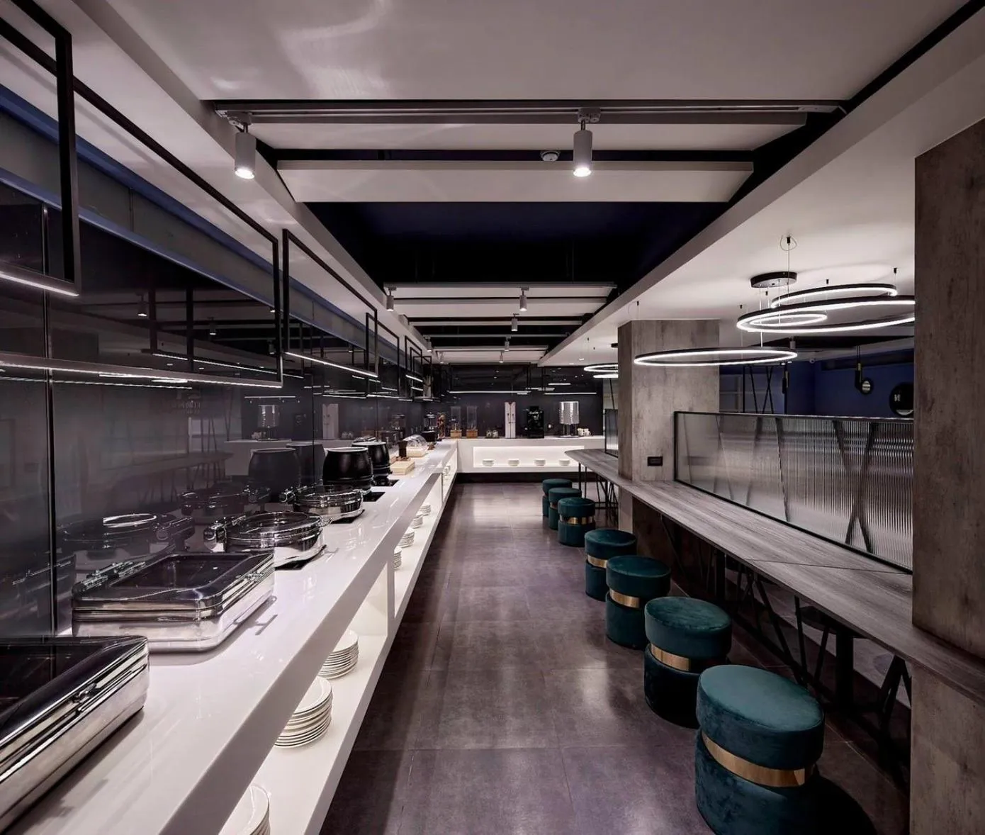 Restaurant/places to eat in Hai Fu Hotel & Suites