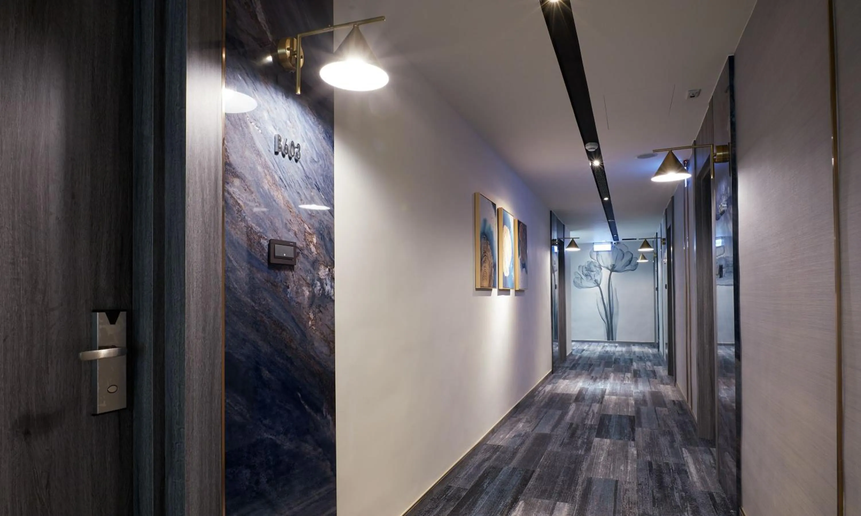 elevator in Hai Fu Hotel & Suites