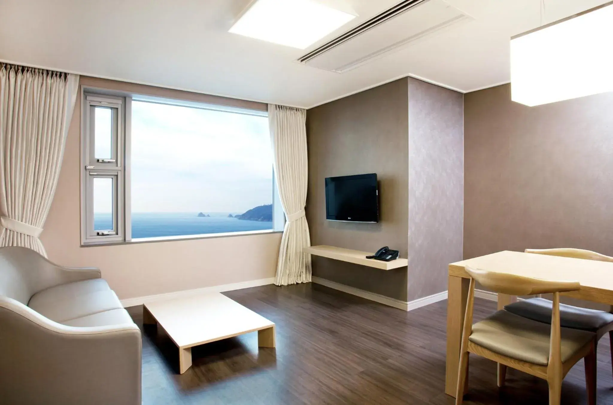 Photo of the whole room in Hanwha Resort Haeundae Photo of the whole room in Hanwha Resort Haeundae