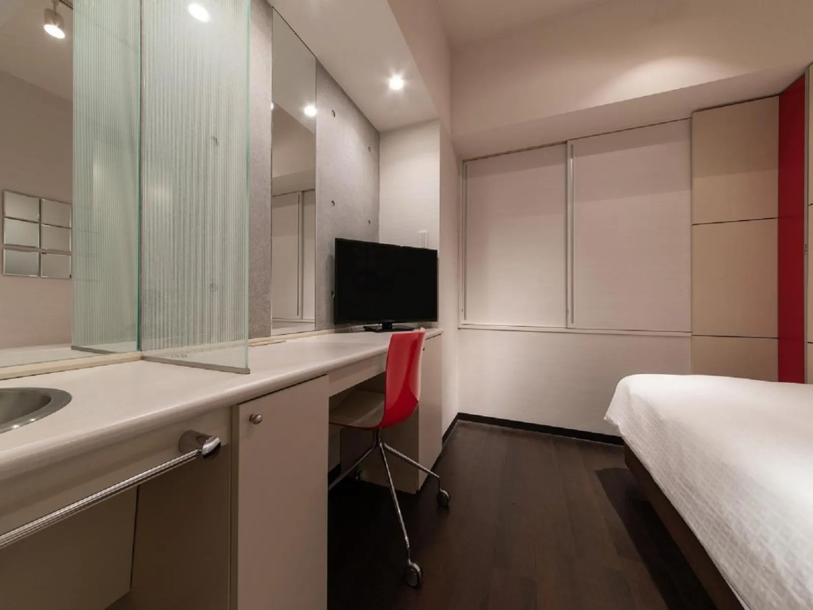 Photo of the whole room, Bed in Hotel Vista Sapporo Nakajima Koen