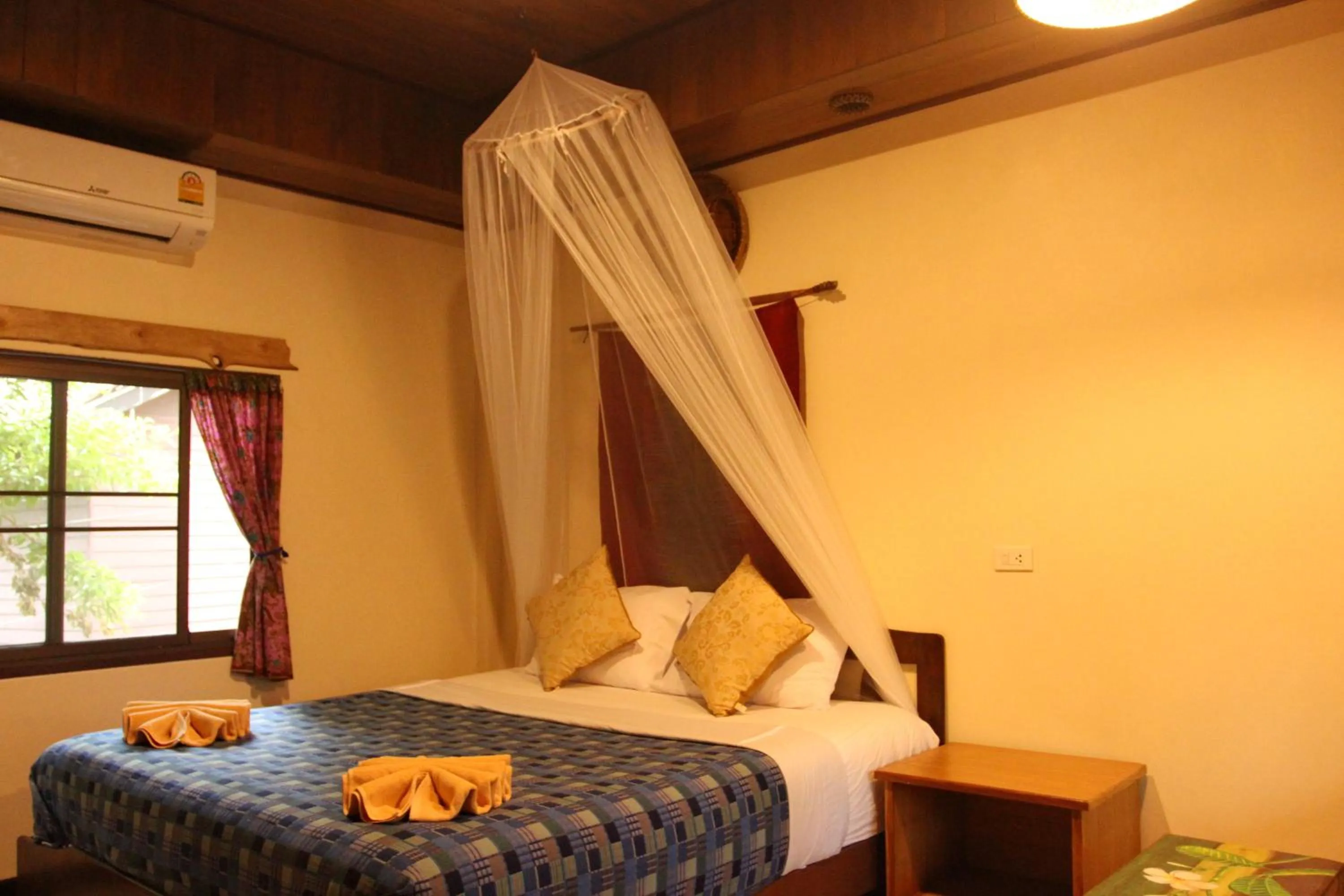 Bed in Longtail Beach Resort