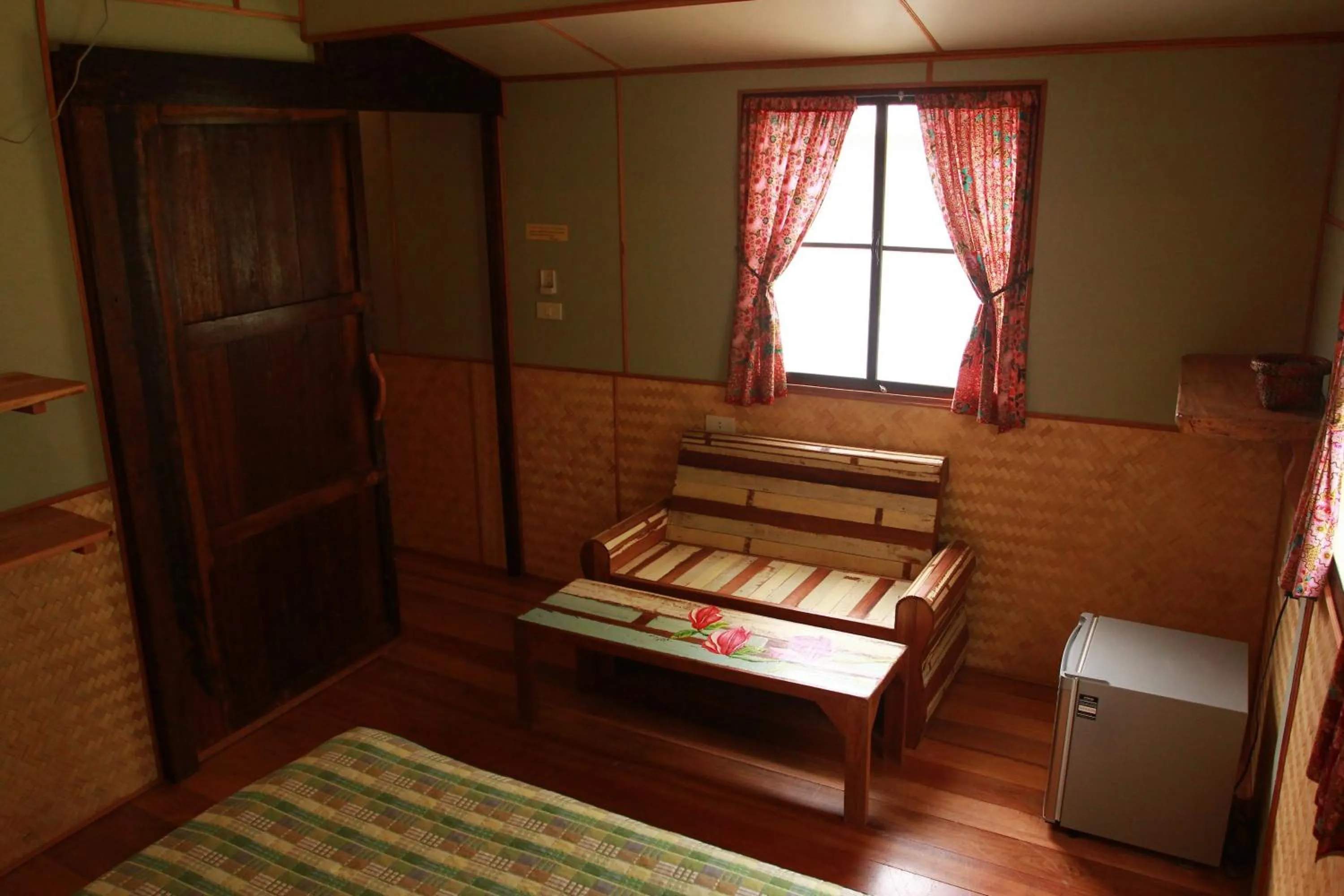 Bed in Longtail Beach Resort