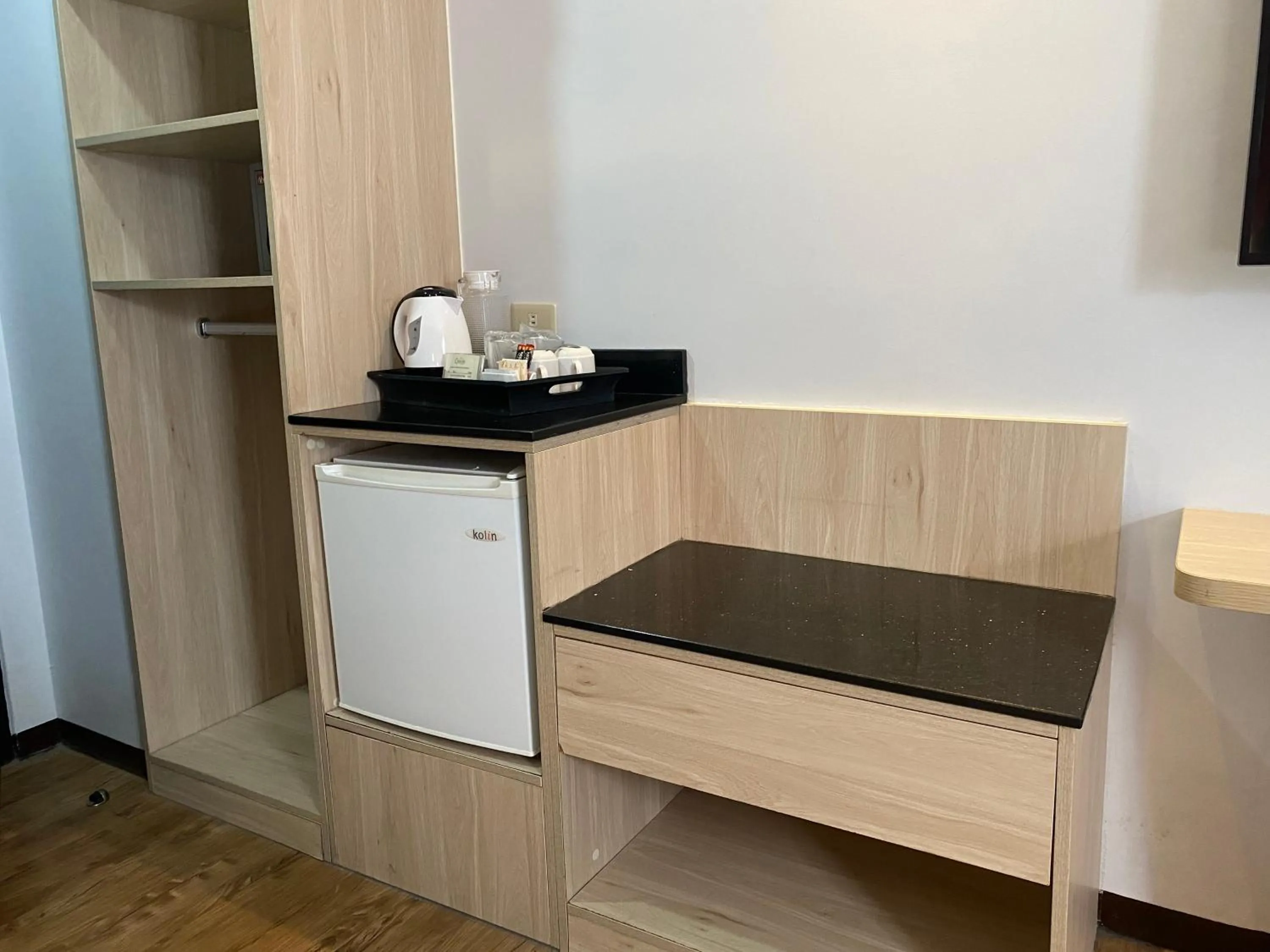 oven in Circle Inn Hotel and Suites Bacolod