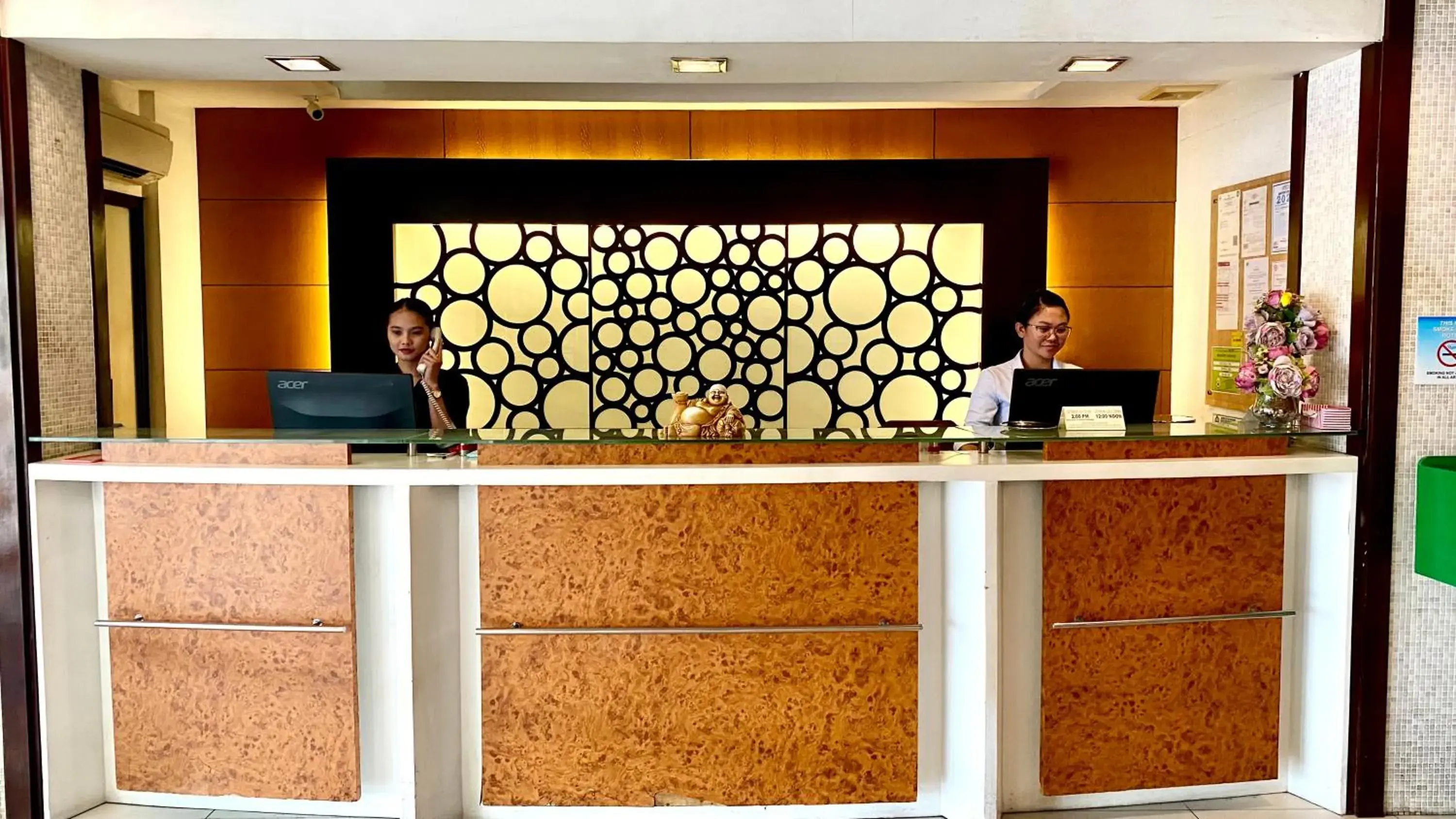 Lobby or reception in Circle Inn Hotel and Suites Bacolod Lobby or reception in Circle Inn Hotel and Suites Bacolod