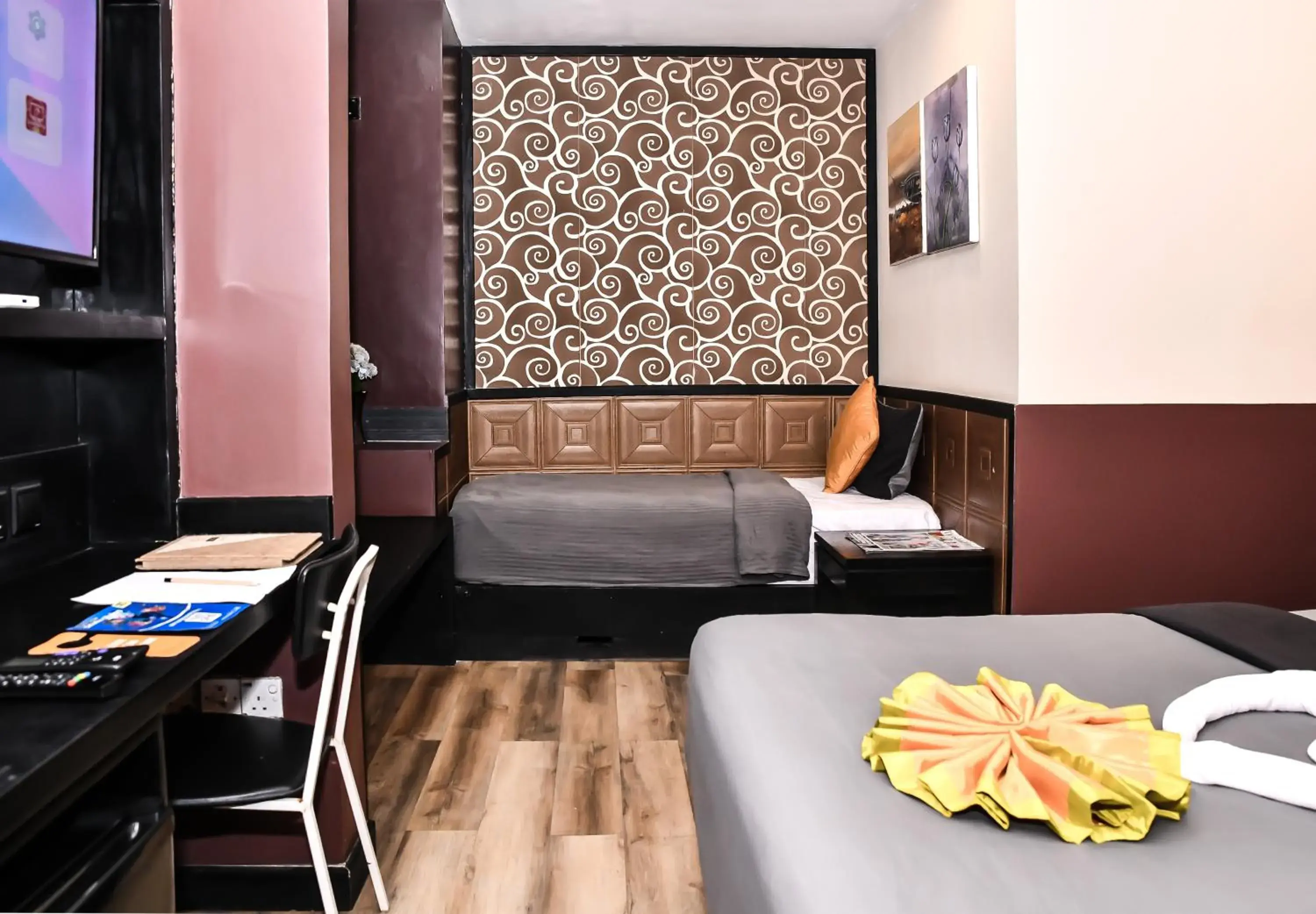 Deluxe Triple Room in The Beehive Deluxe Triple Room in The Beehive