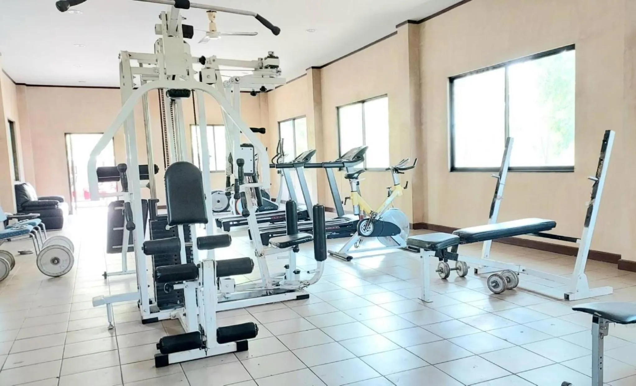Fitness centre/facilities in Botany Beach Resort Pattaya