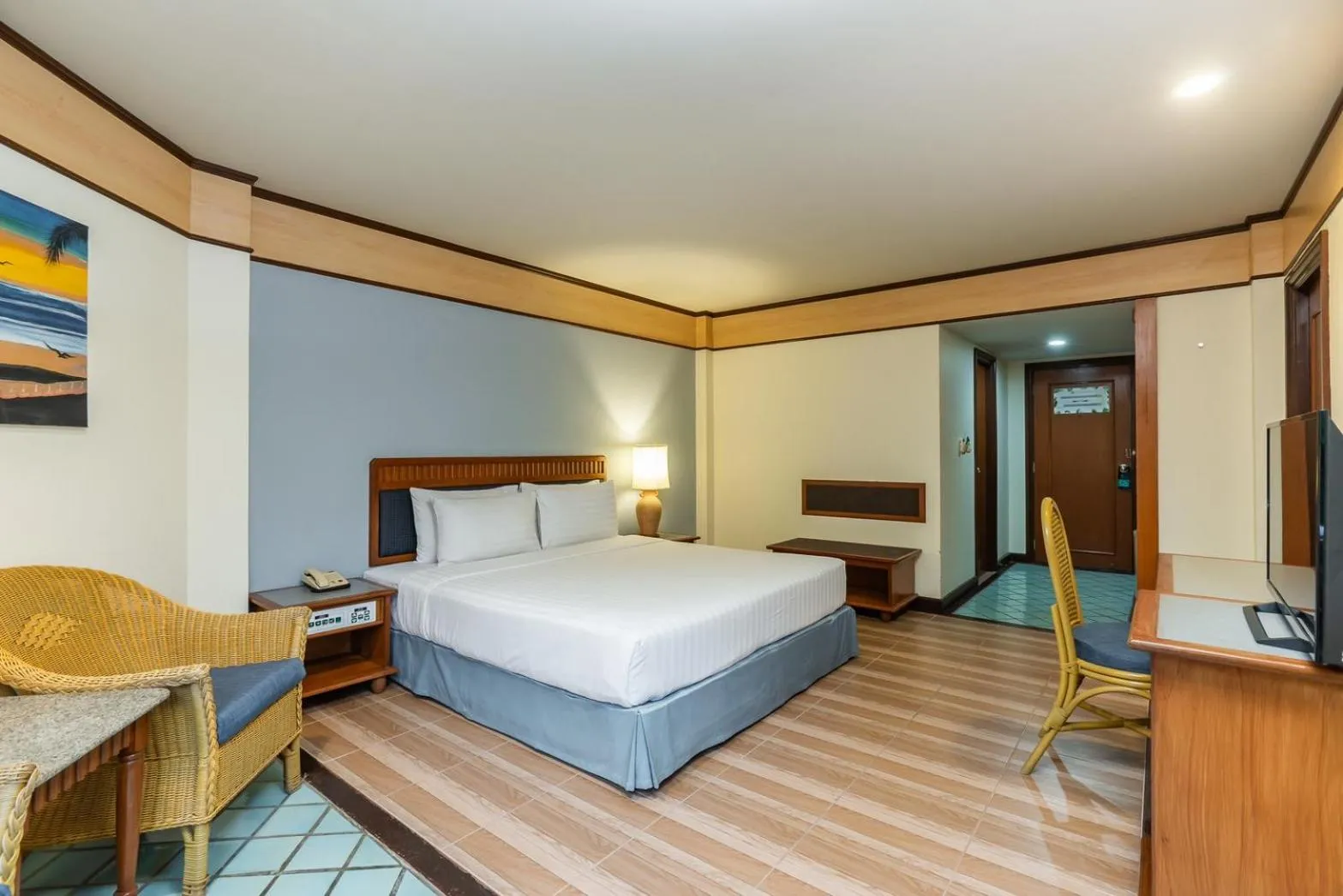 Bedroom, Bed in Botany Beach Resort Pattaya