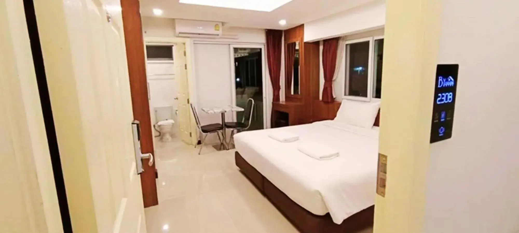 Deluxe Double or Twin Room in B-your home Hotel Don Mueang Airport Bangkok 如你家酒店 Deluxe Double or Twin Room in B-your home Hotel Don Mueang Airport Bangkok 如你家酒店