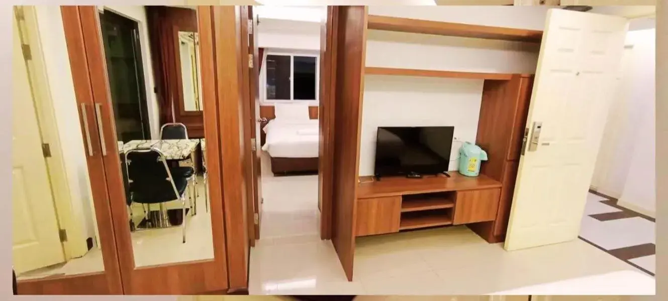 Deluxe Double or Twin Room in B-your home Hotel Don Mueang Airport Bangkok 如你家酒店 Deluxe Double or Twin Room in B-your home Hotel Don Mueang Airport Bangkok 如你家酒店