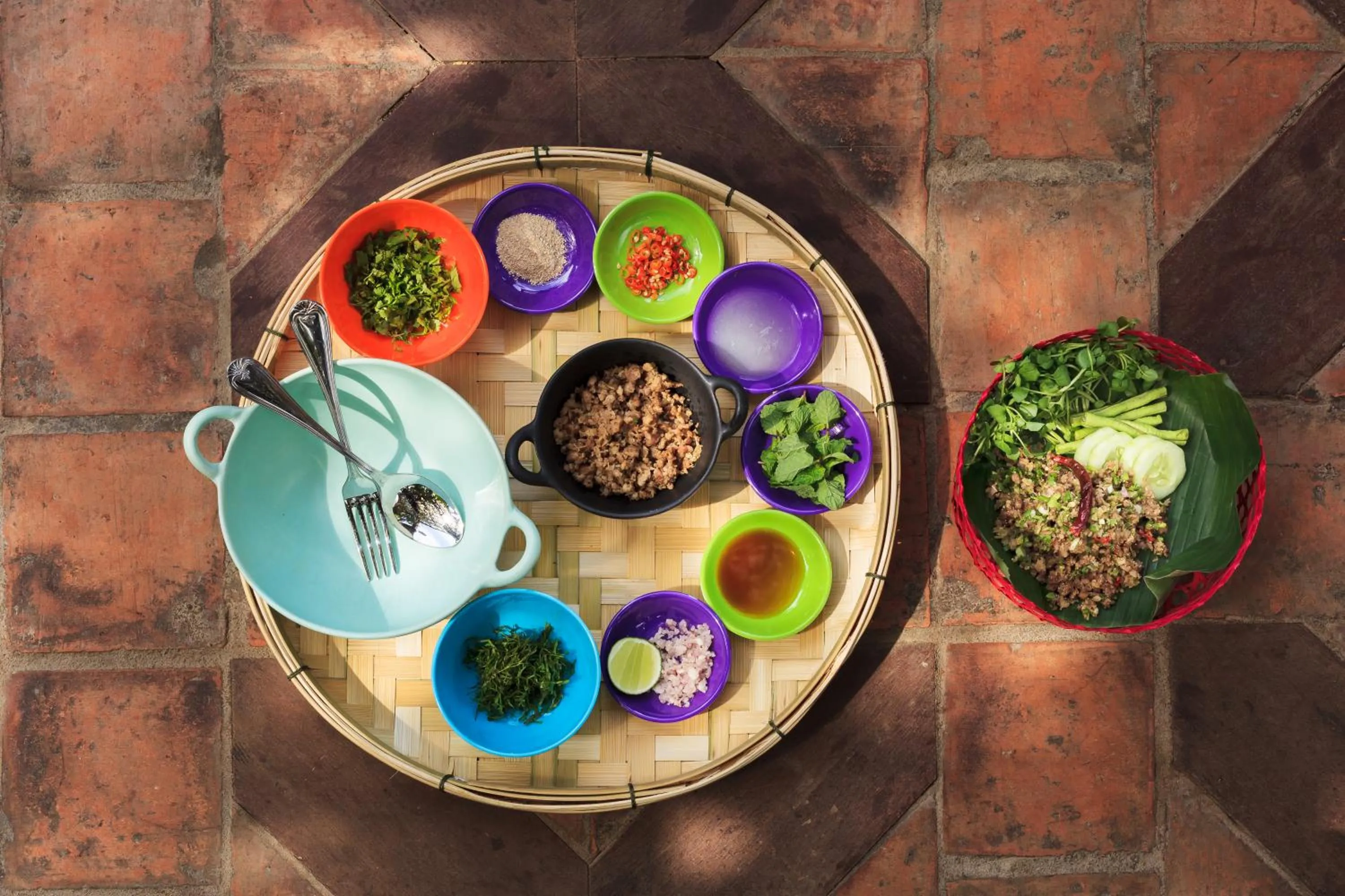 Restaurant/places to eat in Maison Dalabua