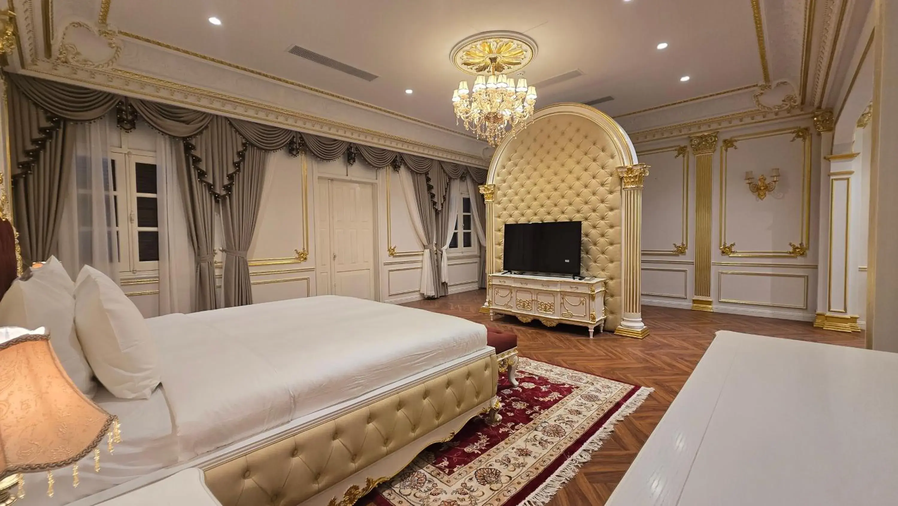 TV and multimedia, Bed in Champa Palace Hotel TV and multimedia, Bed in Champa Palace Hotel