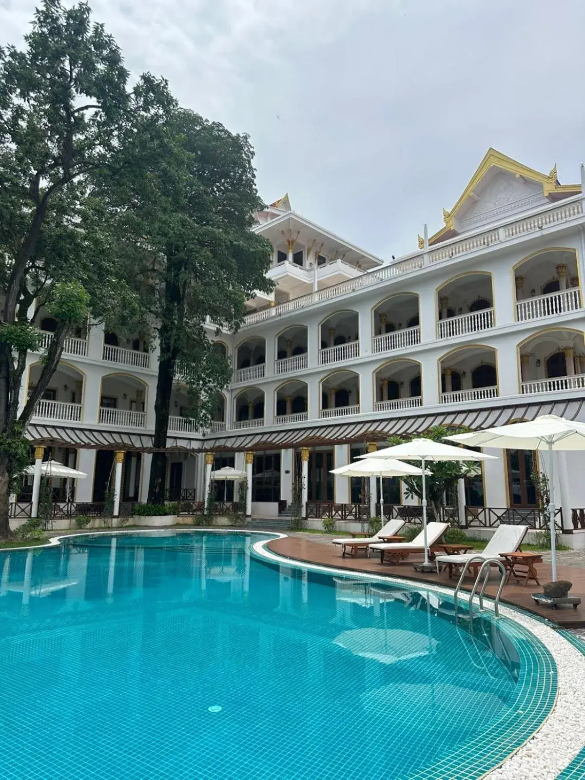 Swimming pool in Champa Palace Hotel Swimming pool in Champa Palace Hotel
