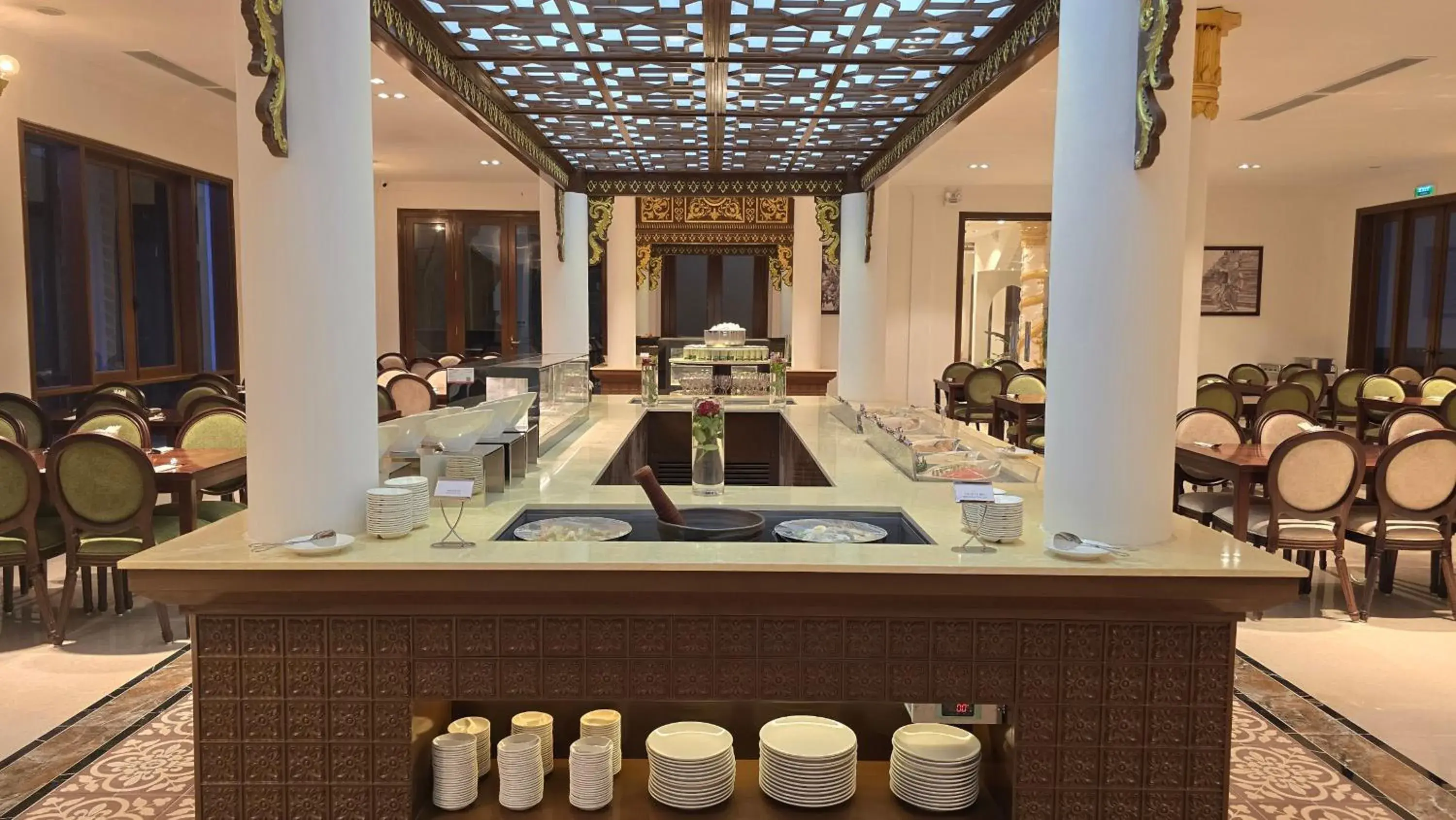 Restaurant/places to eat in Champa Palace Hotel Restaurant/places to eat in Champa Palace Hotel